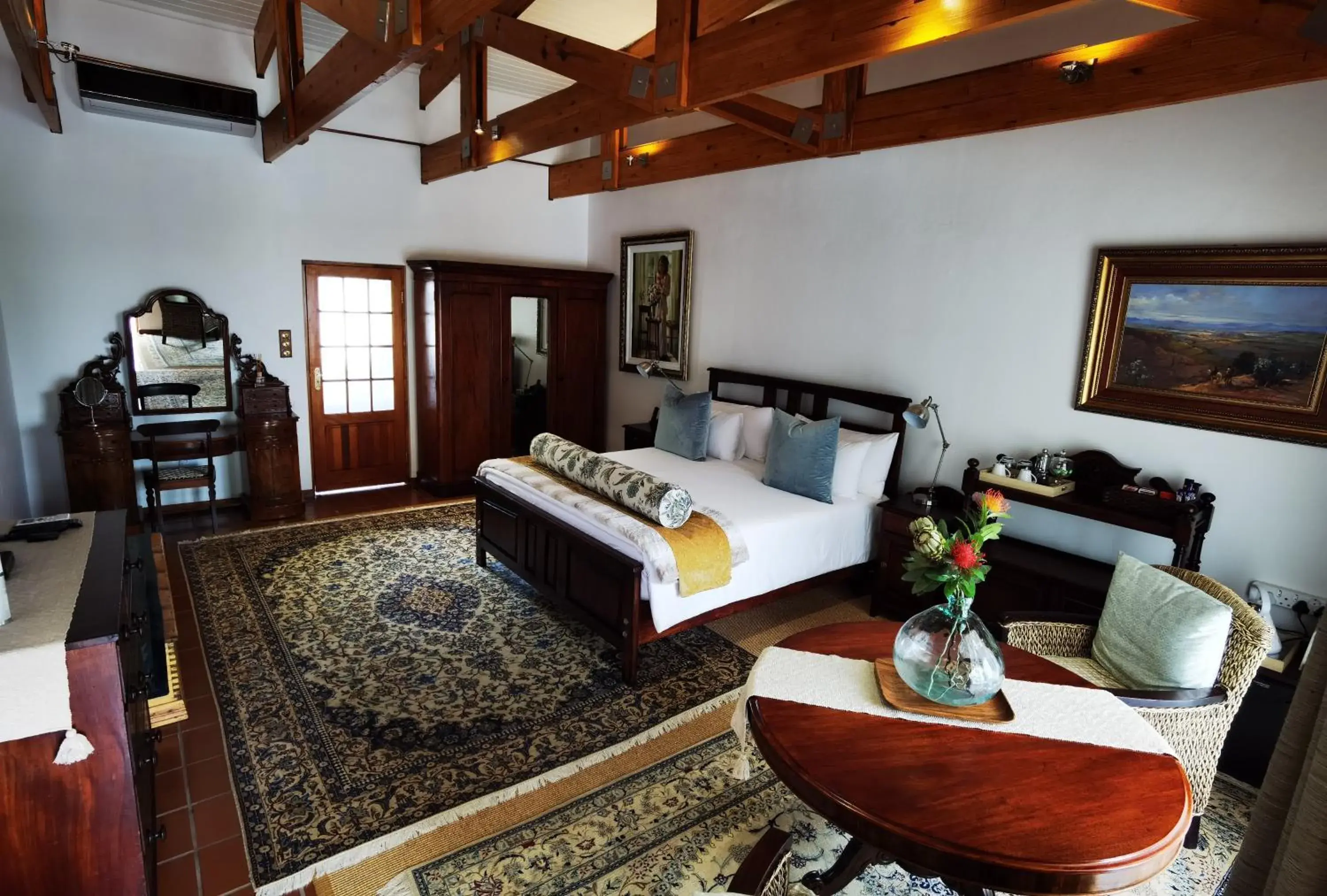 Photo of the whole room, Bed in Kleine Constantia Boutique Guest House Photo of the whole room, Bed in Kleine Constantia Boutique Guest House