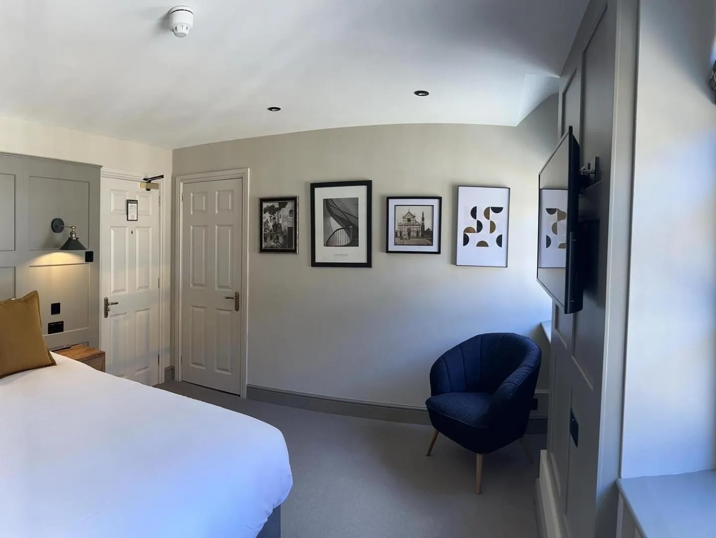 Bedroom, Bed in The Punchbowl Inn