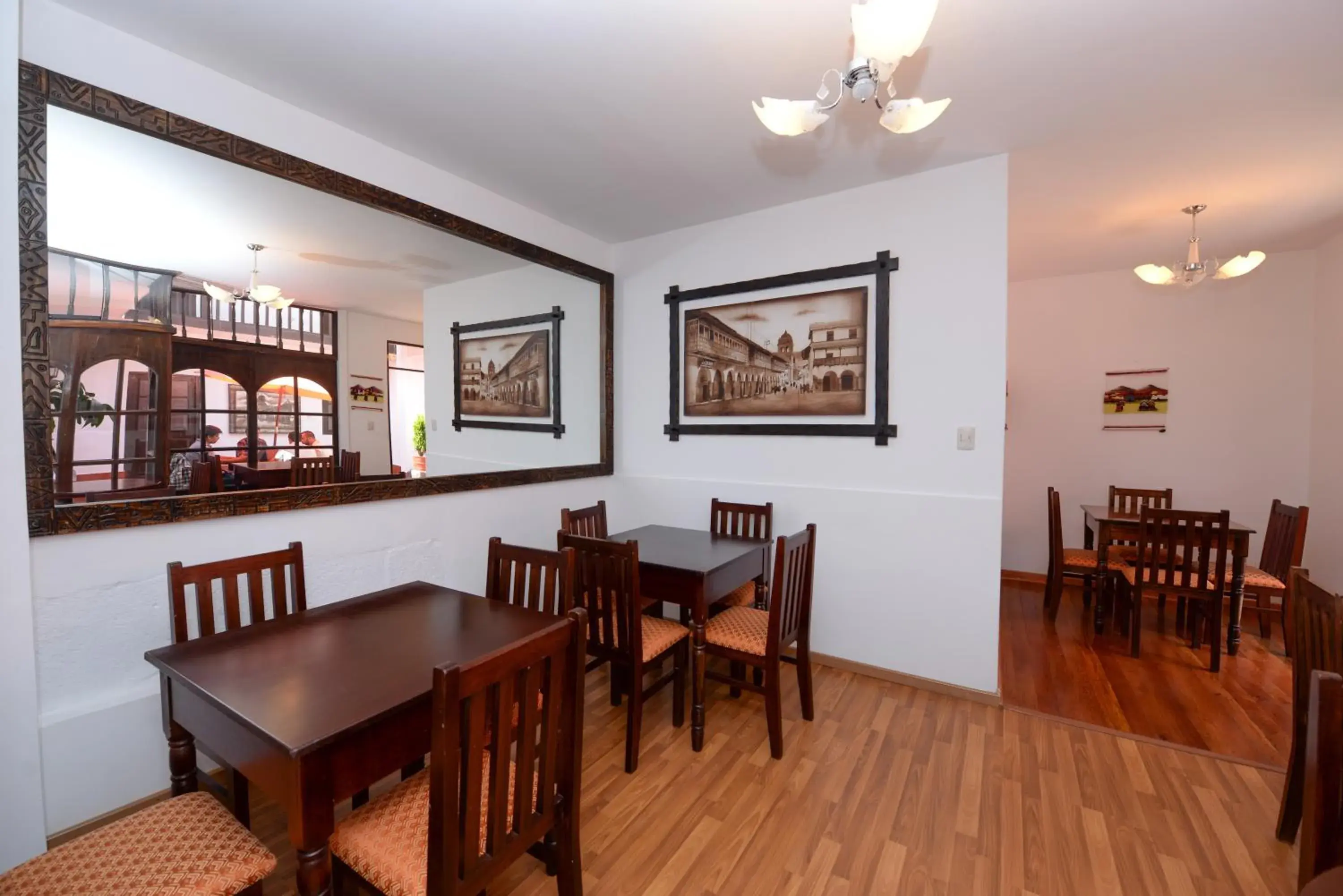 Restaurant/places to eat in Yabar Hotel Plaza Restaurant/places to eat in Yabar Hotel Plaza