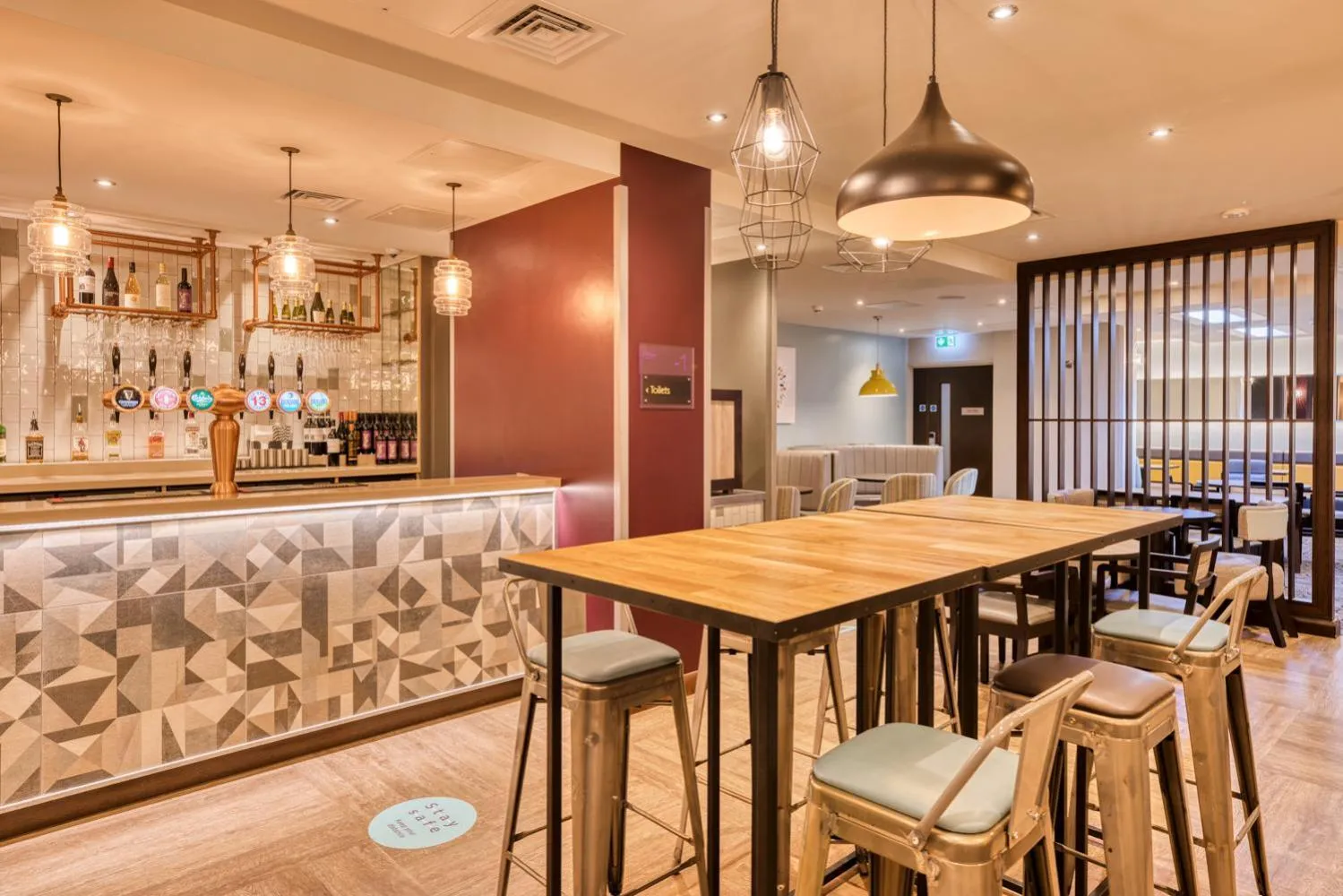 Restaurant/places to eat in Premier Inn Dublin City Temple Bar