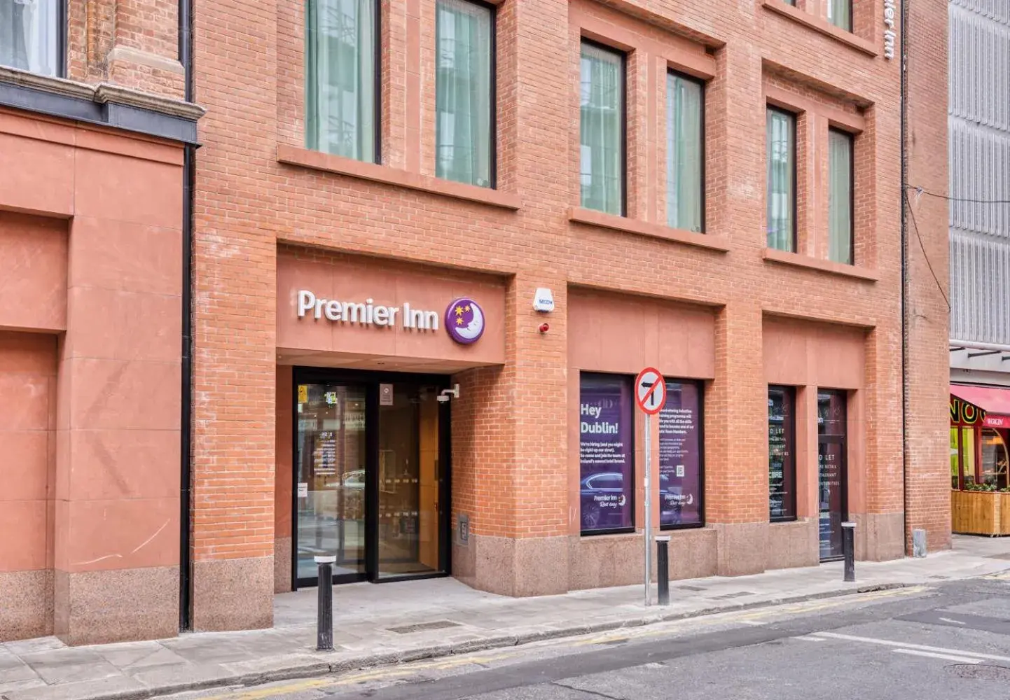 Property building in Premier Inn Dublin City Temple Bar Property building in Premier Inn Dublin City Temple Bar