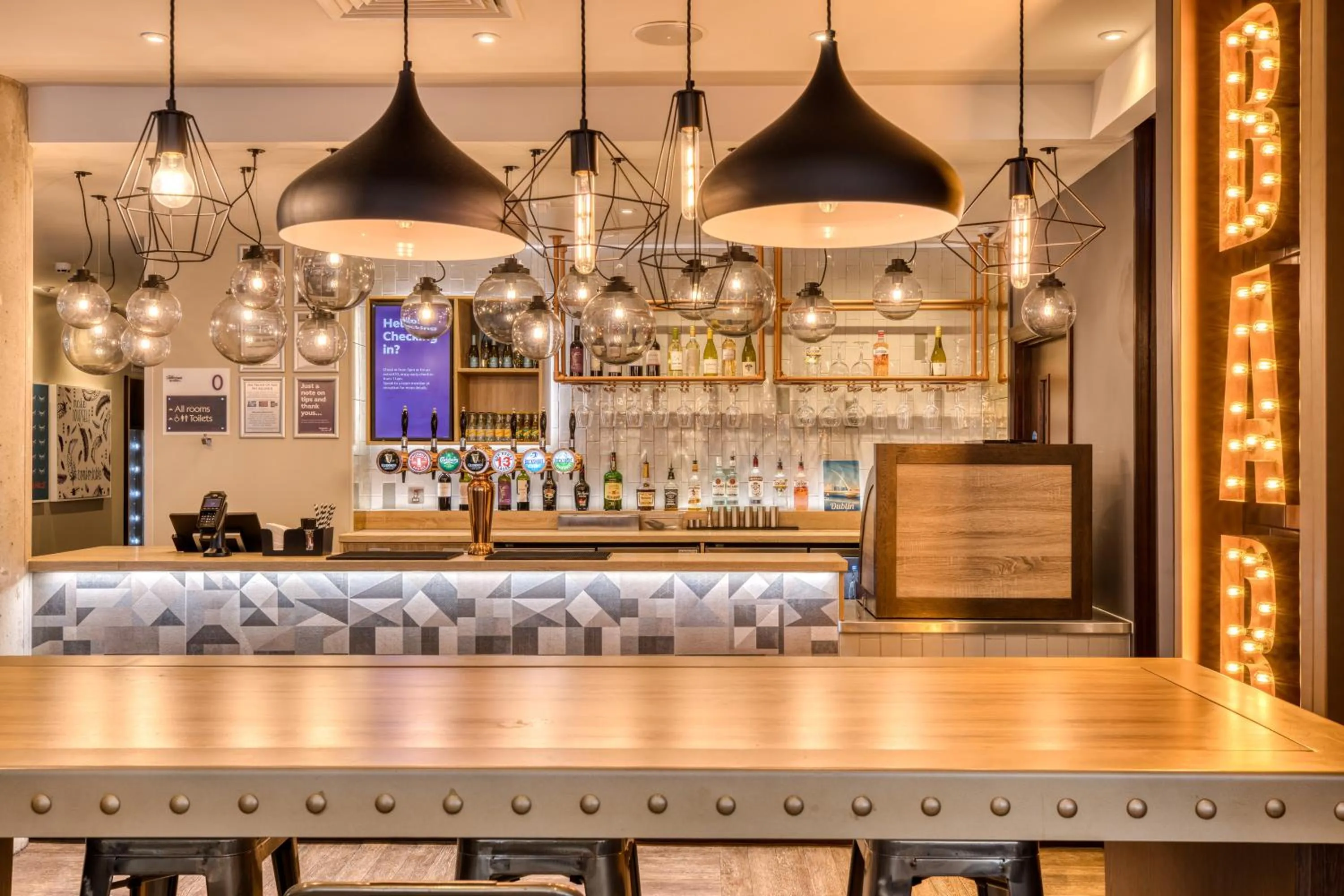 Restaurant/places to eat in Premier Inn Dublin City Gloucester St South