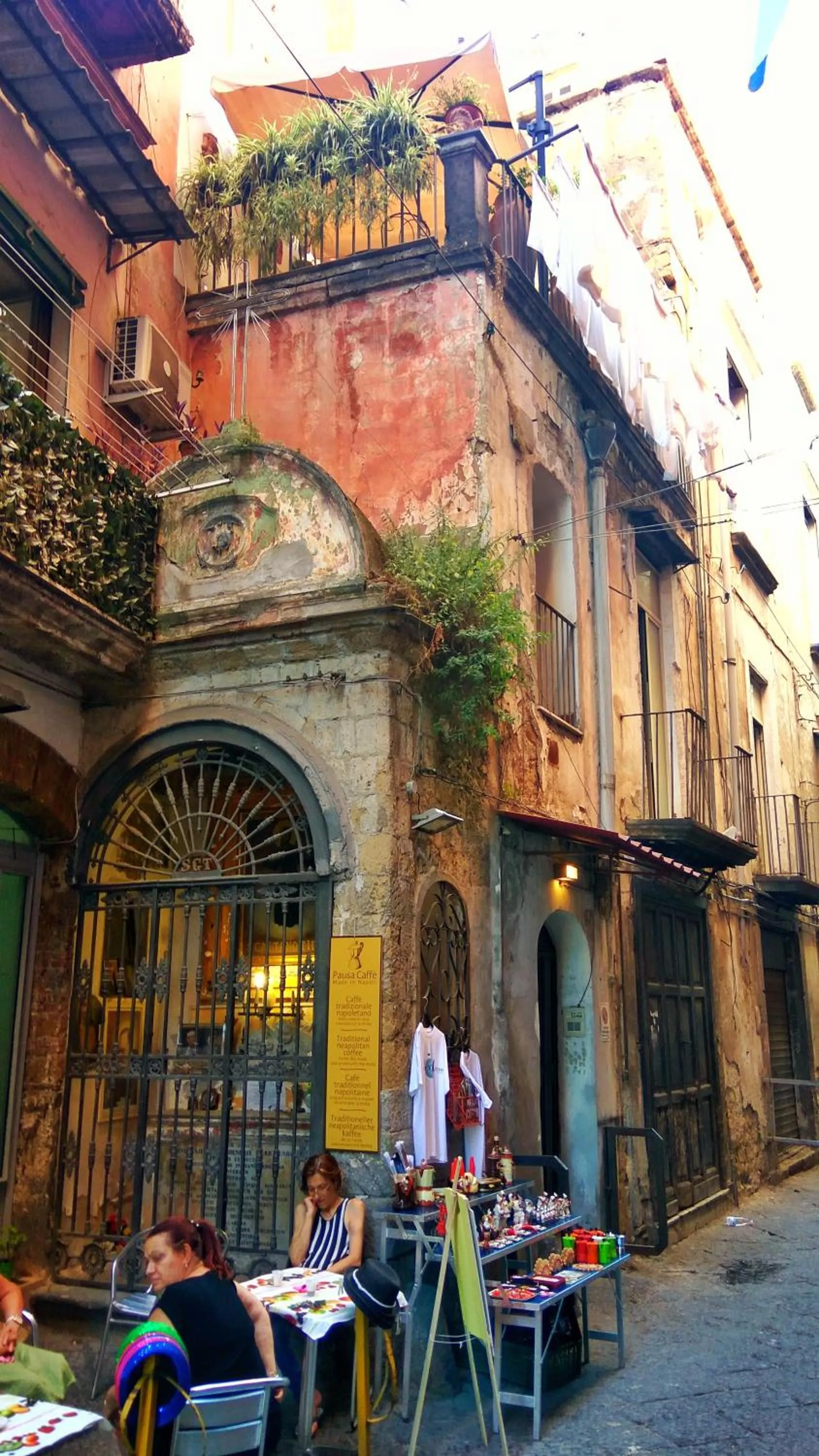 Property building in Casa Latina