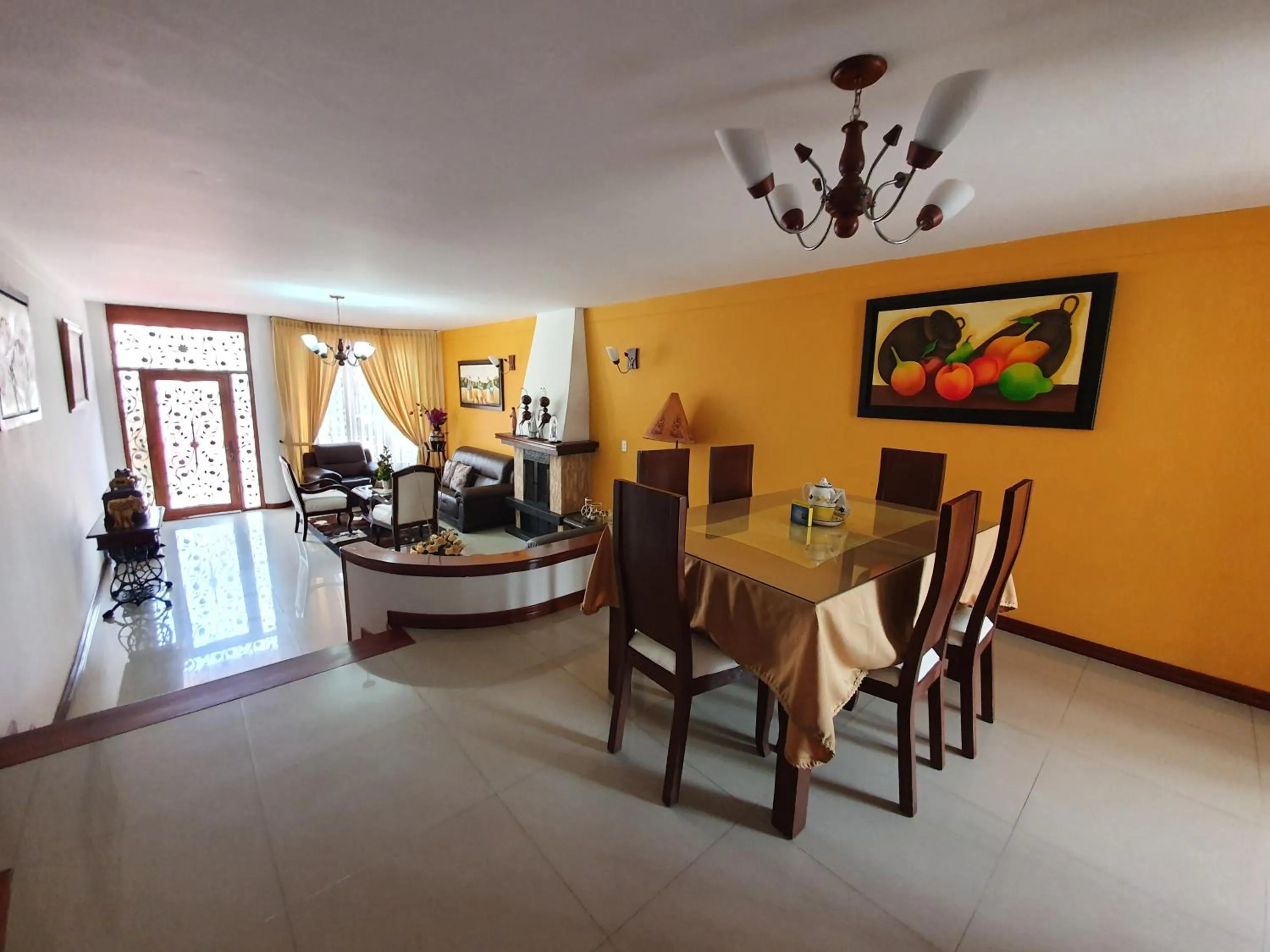 Communal lounge/ TV room in Hotel Quinta de Santa Ana