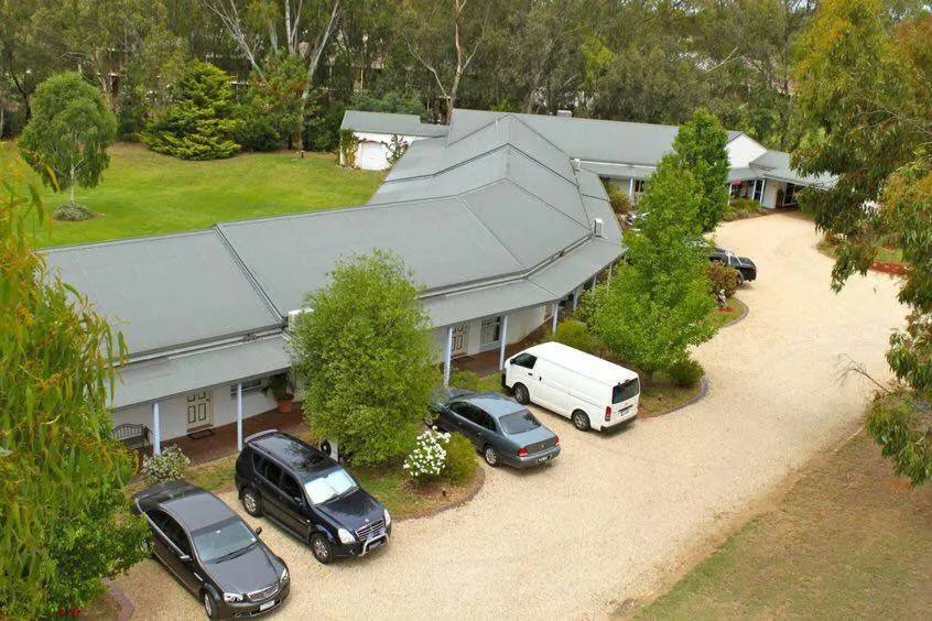 Fairway Views Motor Inn