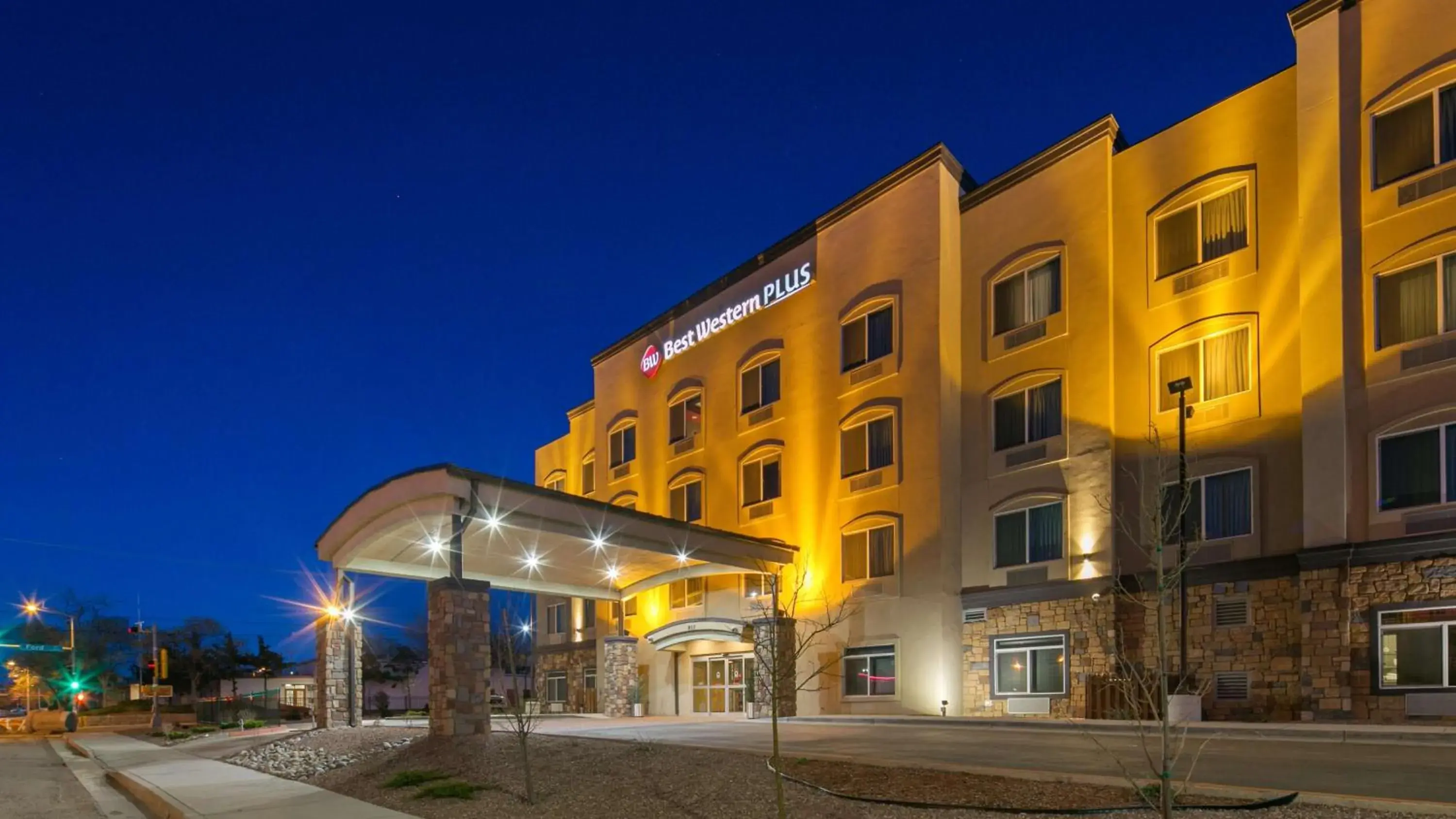 Property building in Best Western Plus Gallup Inn & Suites Property building in Best Western Plus Gallup Inn & Suites