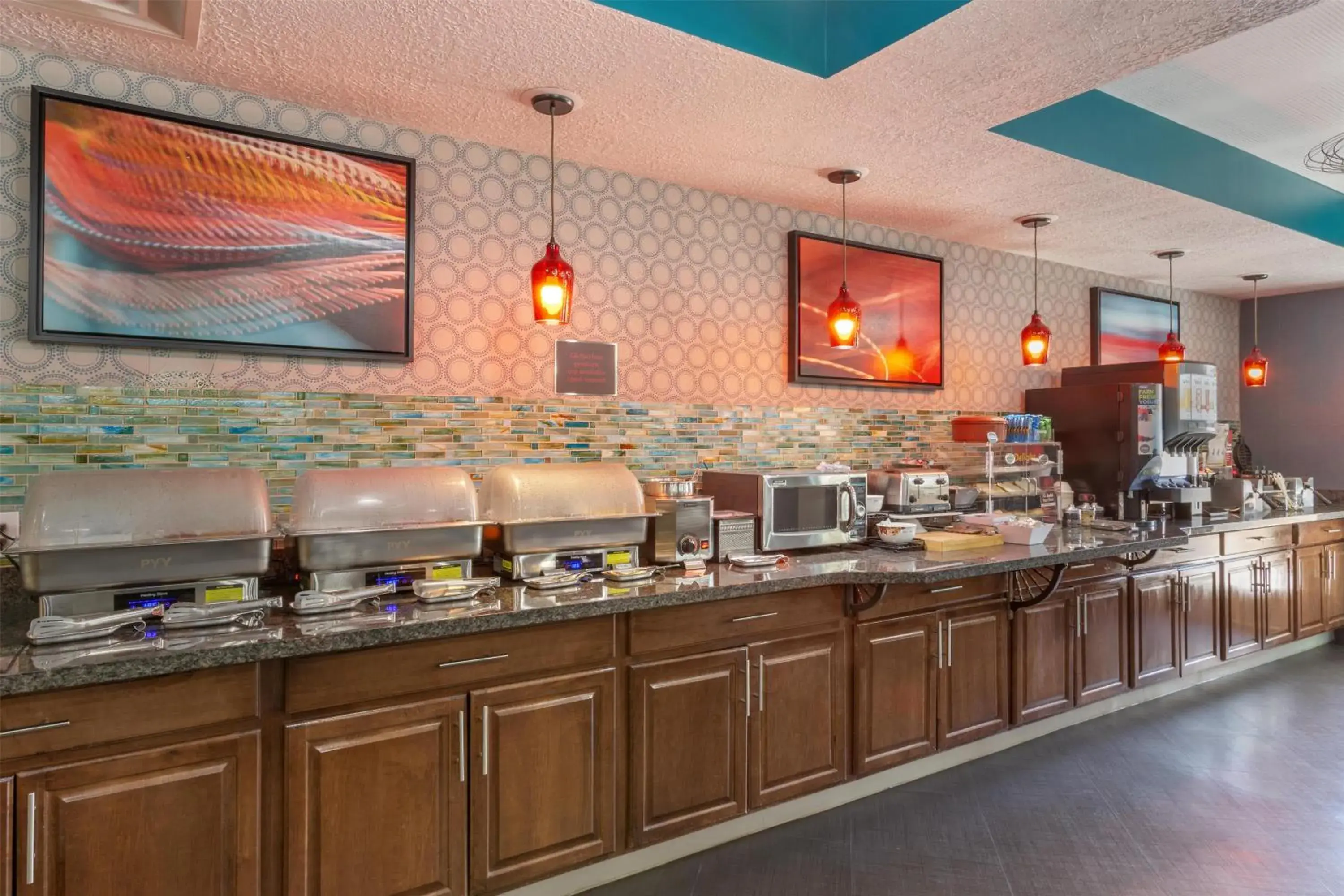 Breakfast in Best Western Plus Gallup Inn & Suites Breakfast in Best Western Plus Gallup Inn & Suites