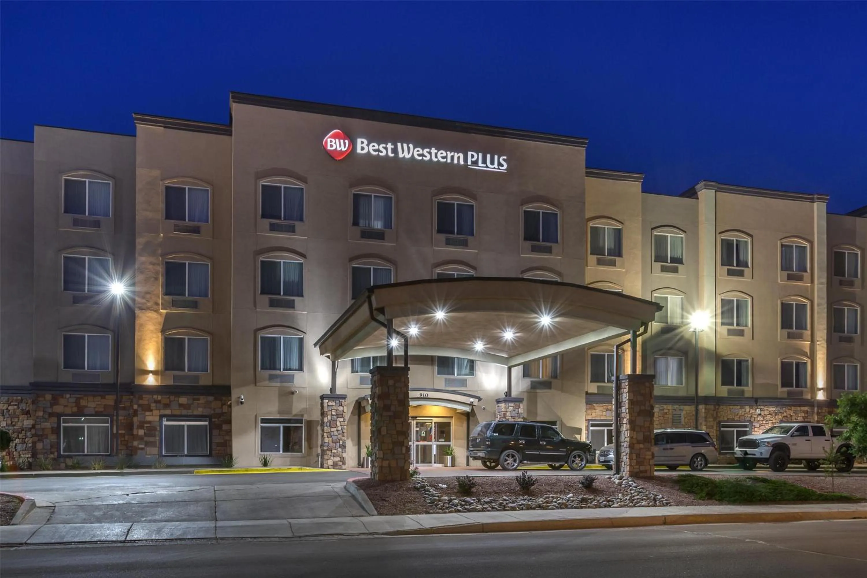 Property building in Best Western Plus Gallup Inn & Suites