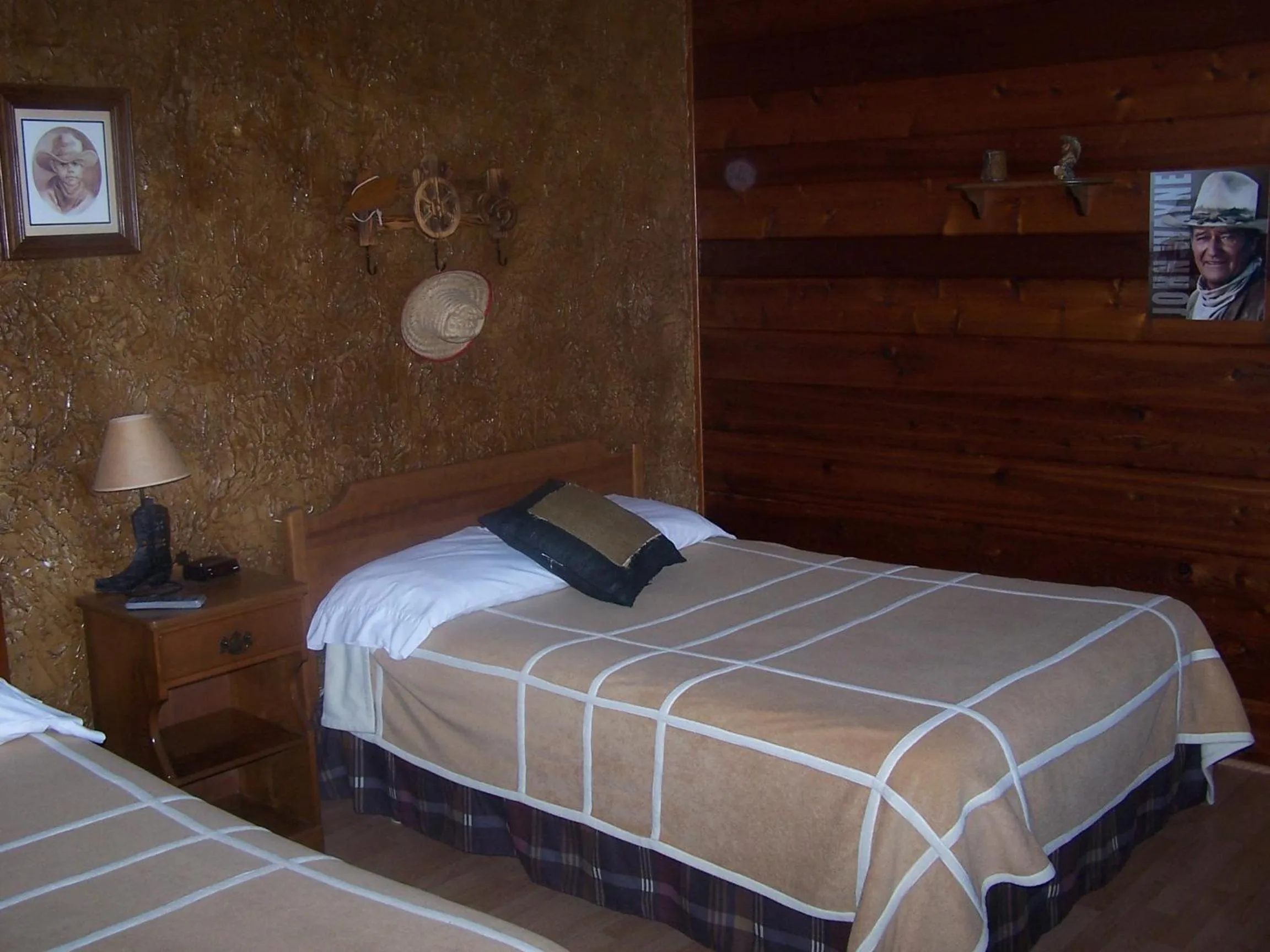 Decorative detail, Bed in Chateau Lodge