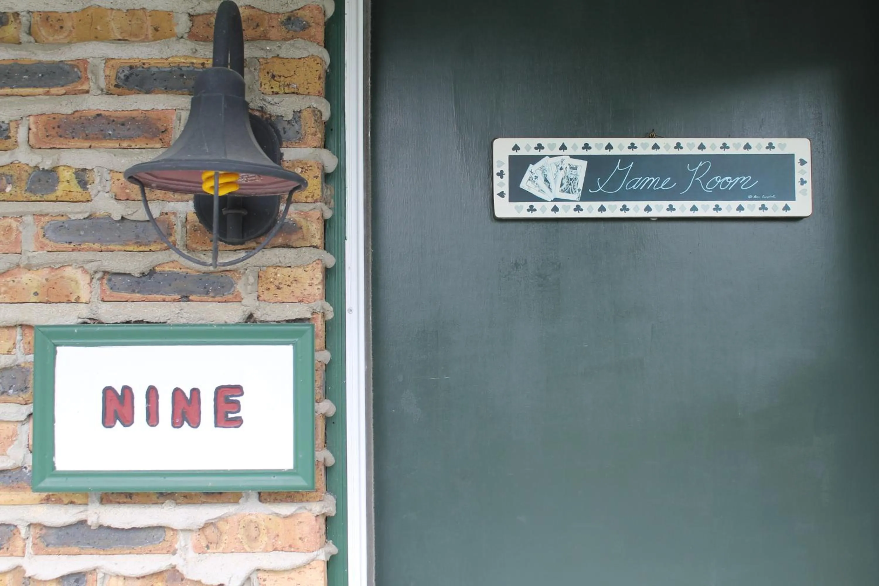 Decorative detail in Chateau Lodge