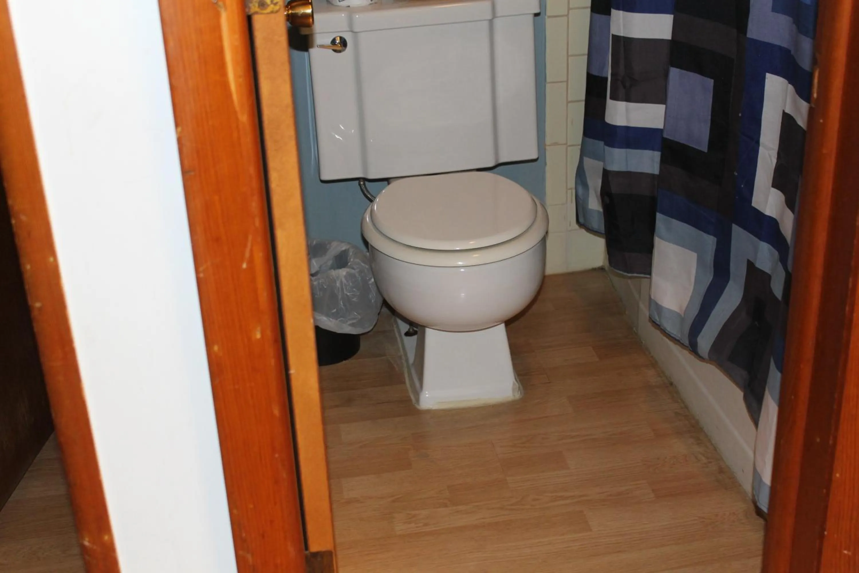 Toilet in Chateau Lodge
