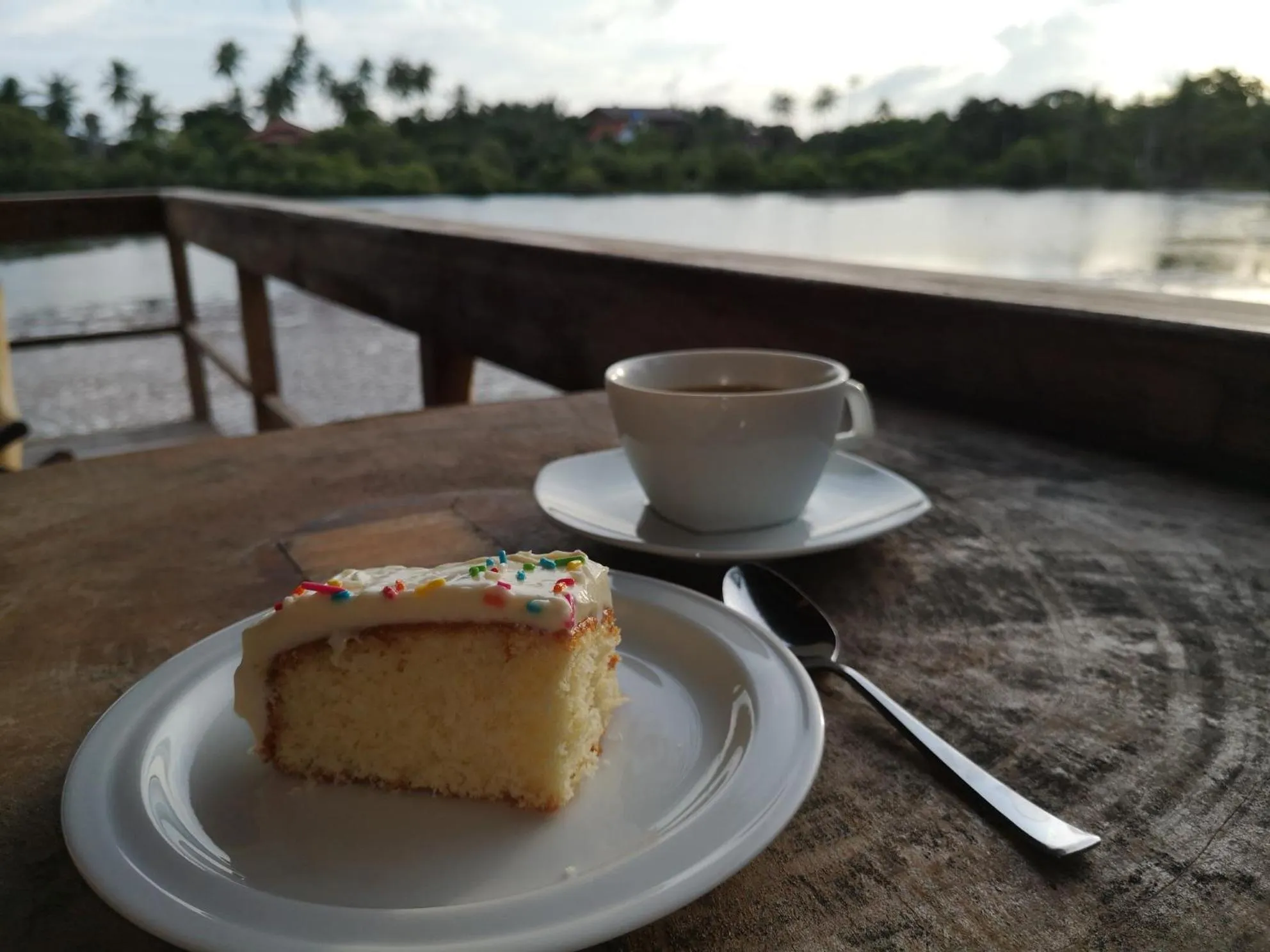 Food and drinks in Hideaway Lodge