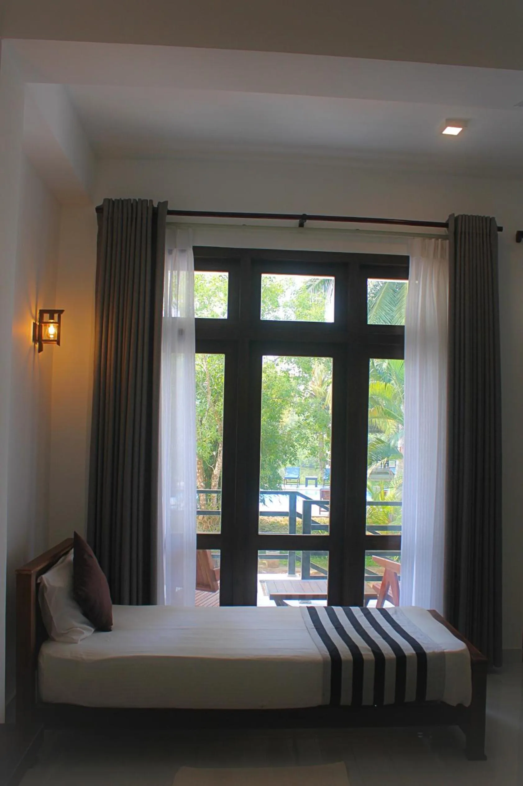 Bedroom, Bed in Hideaway Lodge