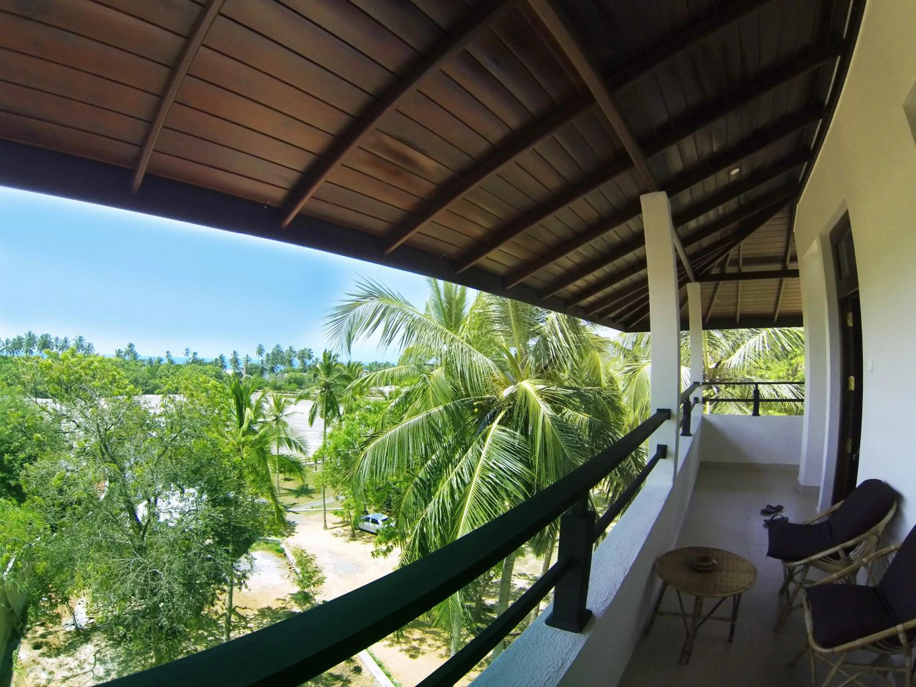 Day in Hideaway Lodge