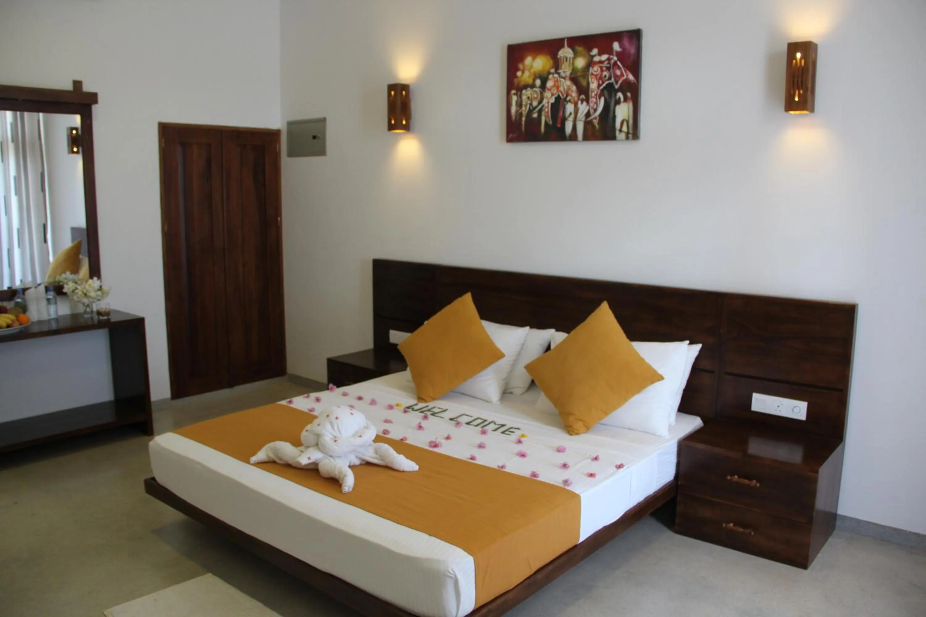 Photo of the whole room, Bed in Hideaway Lodge