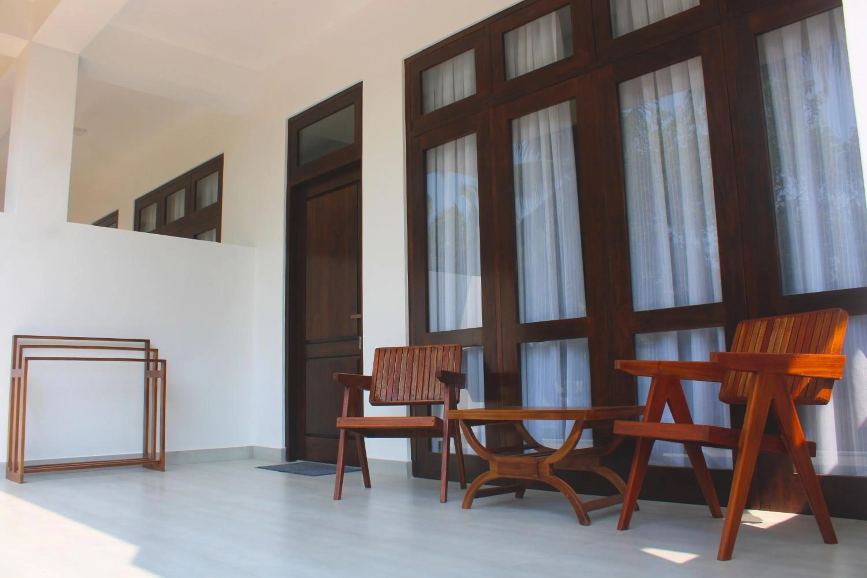 Seating area in Hideaway Lodge