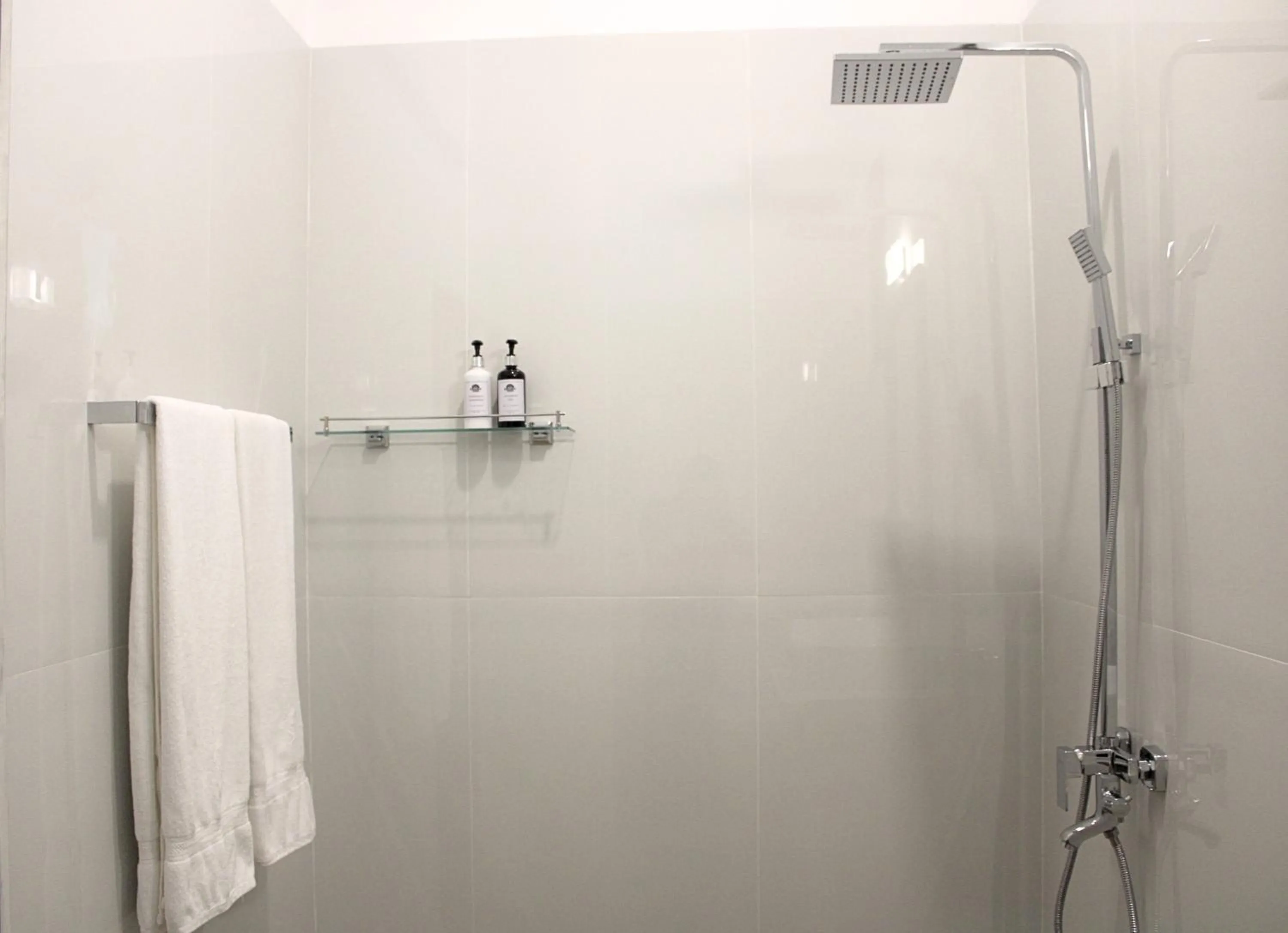 Shower in Hideaway Lodge