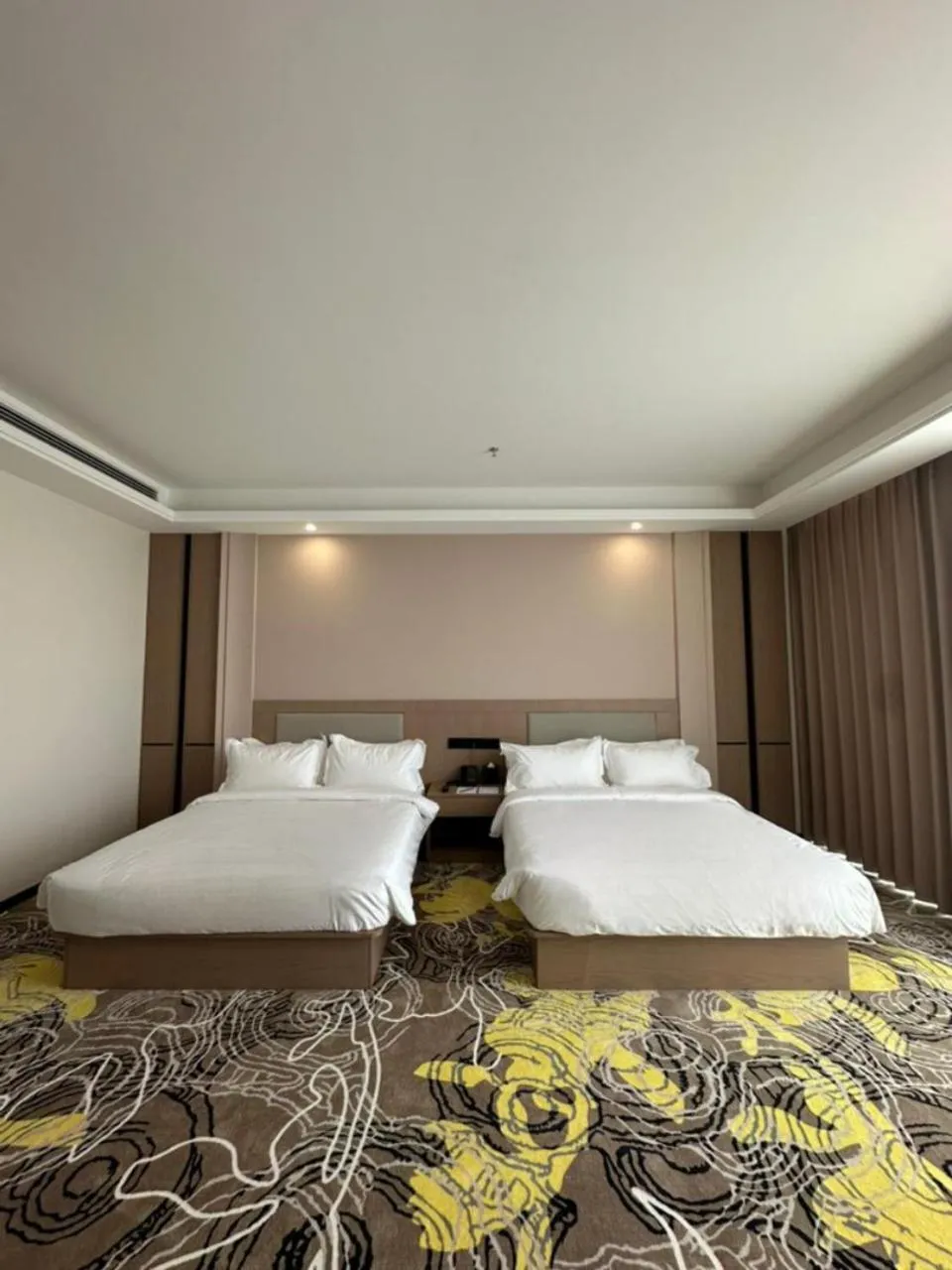 Queen Room in The MAJULAN Hotel