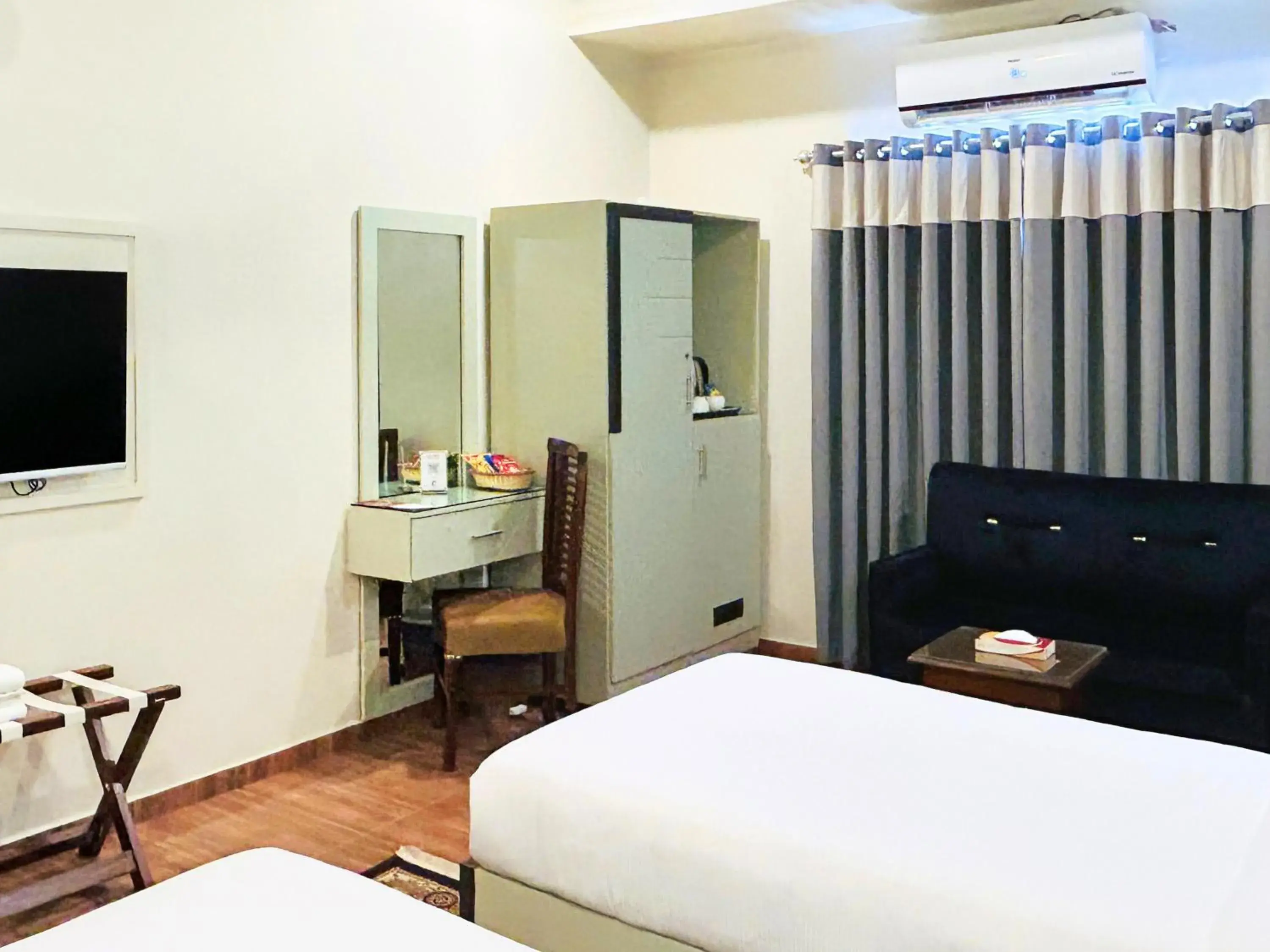 Deluxe Twin Room in Hotel One University Sukkur Deluxe Twin Room in Hotel One University Sukkur