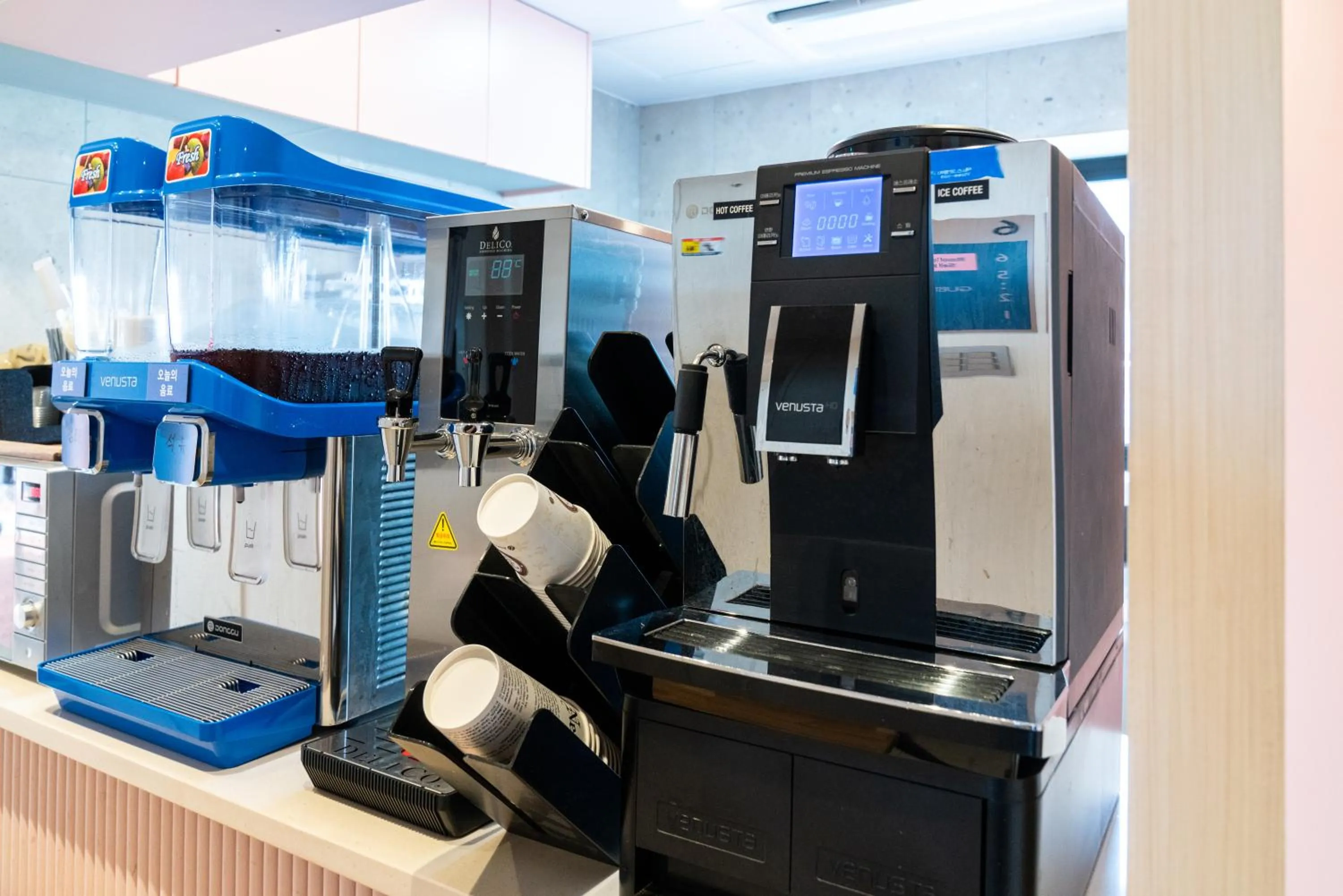 Coffee/tea facilities in Hotel Ippda Wonju