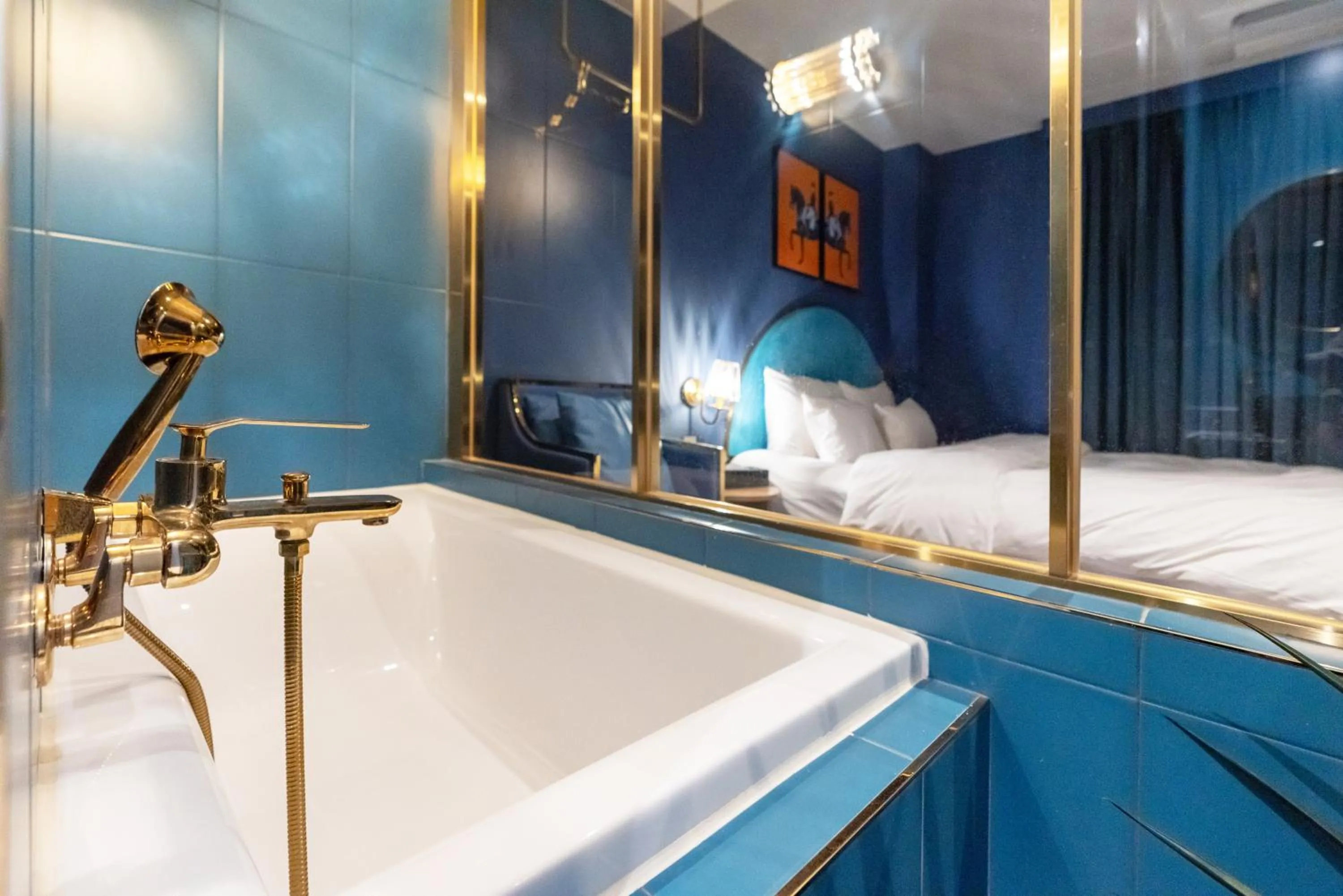 Bathroom, Bed in Hotel Ippda Wonju