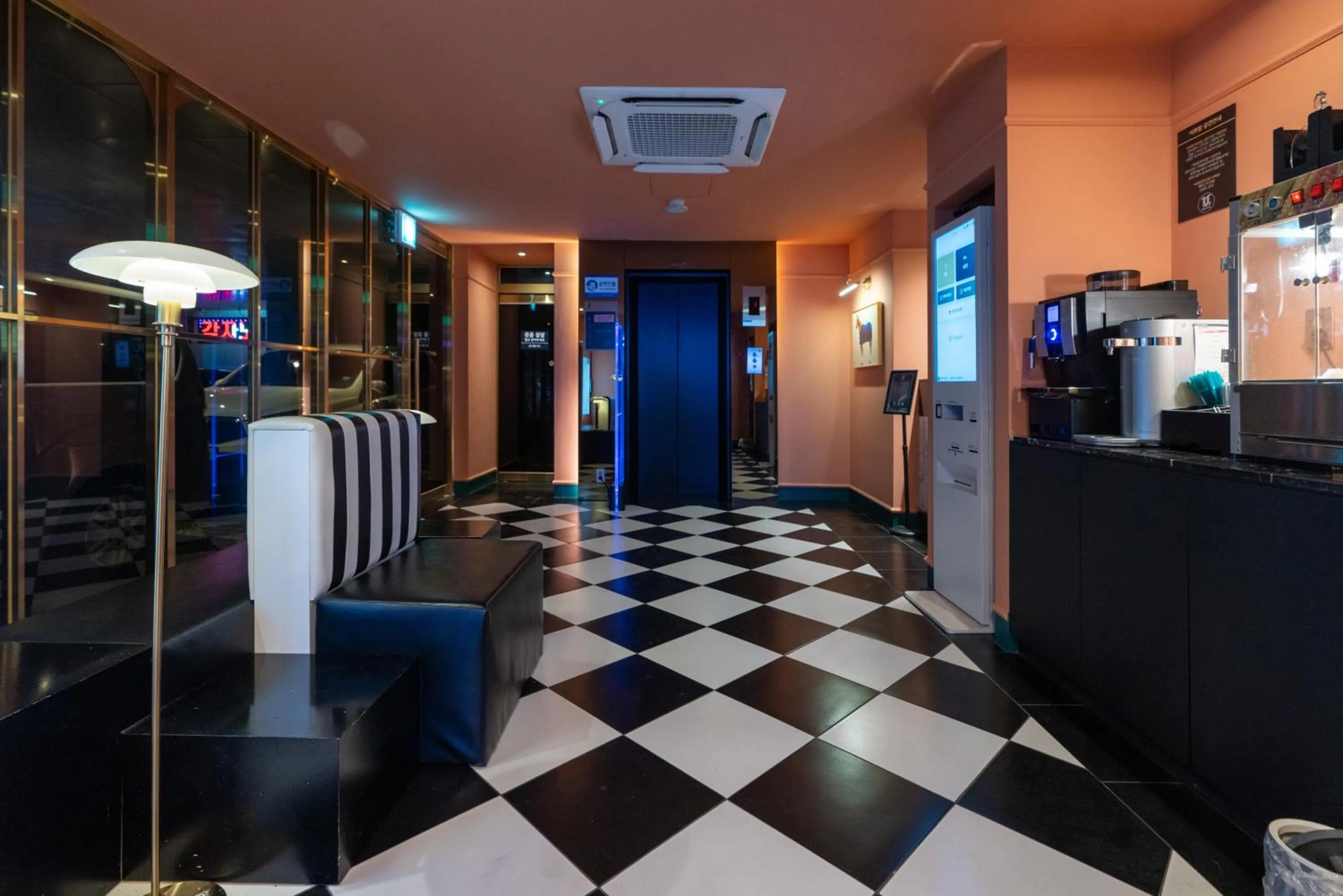 Lobby or reception in Hotel Ippda Wonju