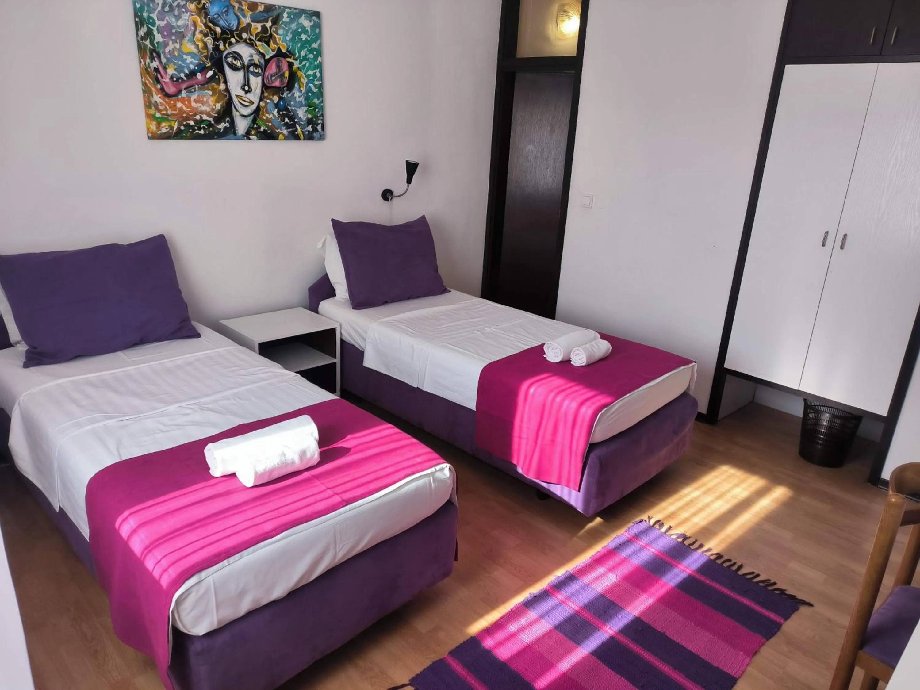 Small Twin Room in Omir Bed & Breakfast