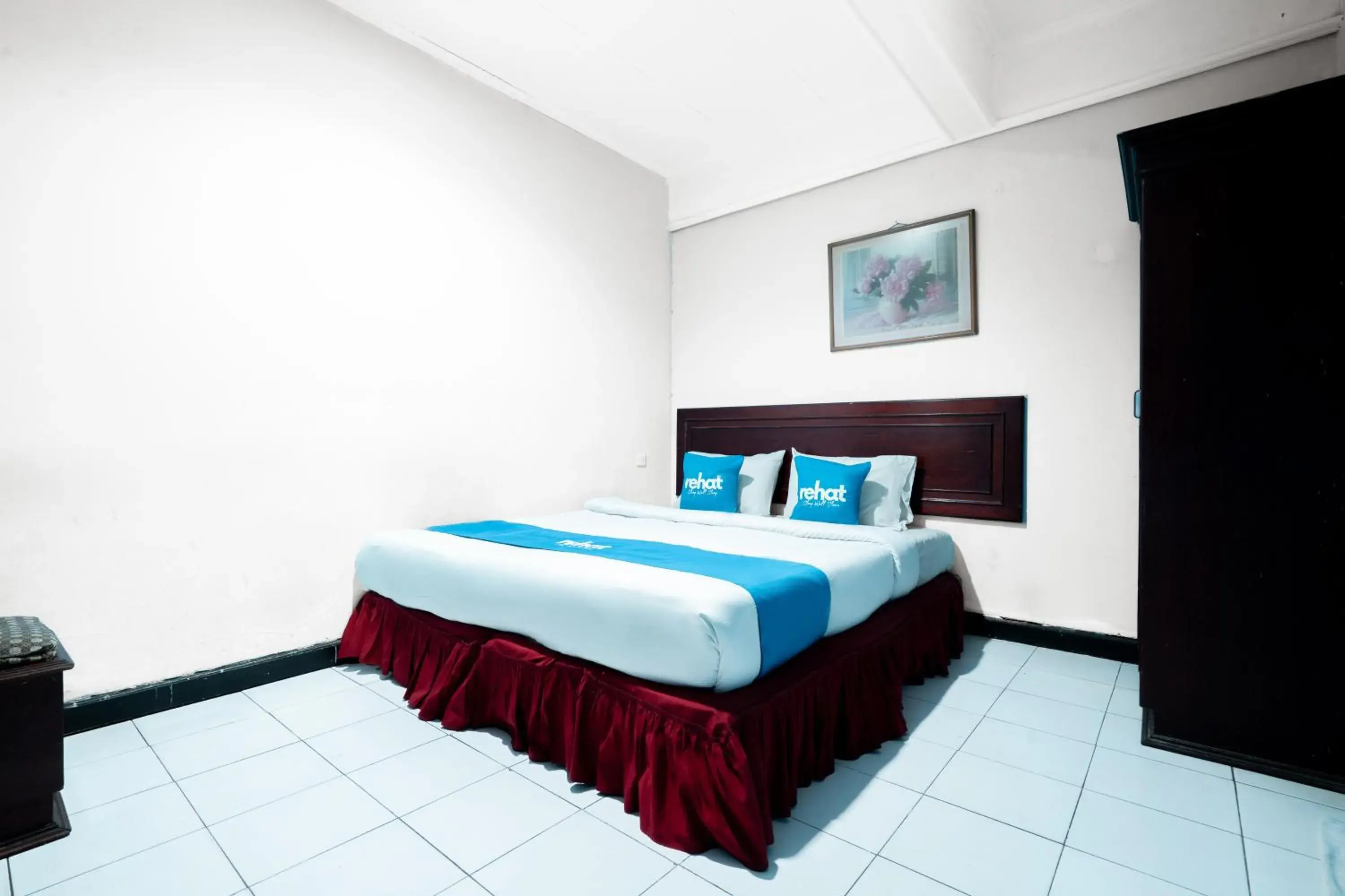 Deluxe Double Room in Sartika Hotel Deluxe Double Room in Sartika Hotel