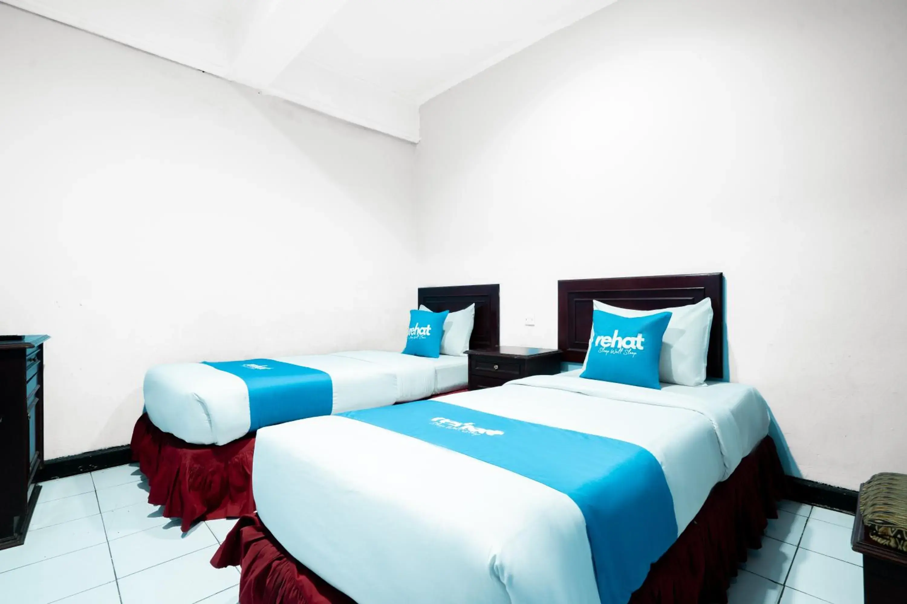 Deluxe Twin Room in Sartika Hotel Deluxe Twin Room in Sartika Hotel