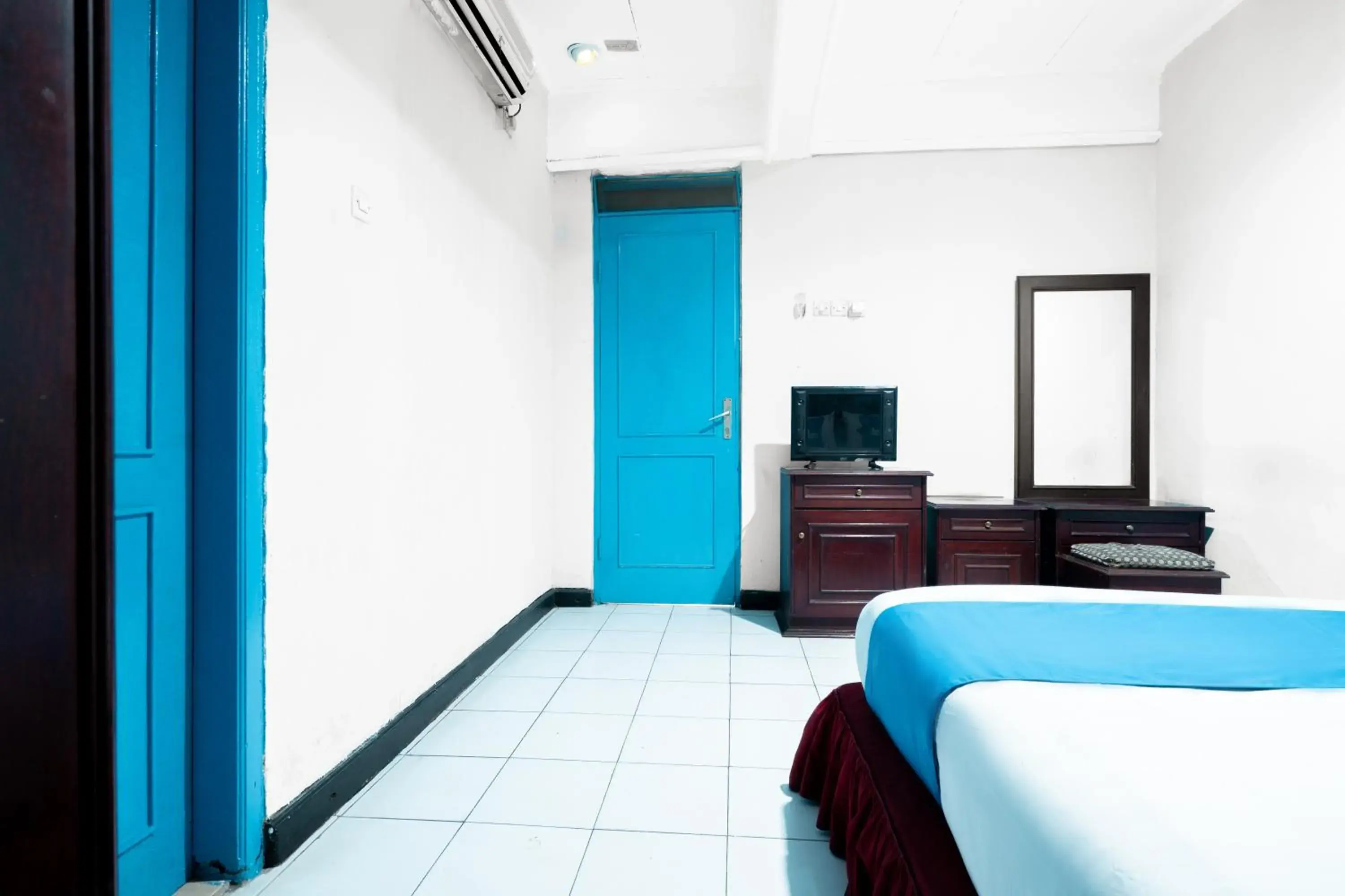 Deluxe Double Room in Sartika Hotel Deluxe Double Room in Sartika Hotel