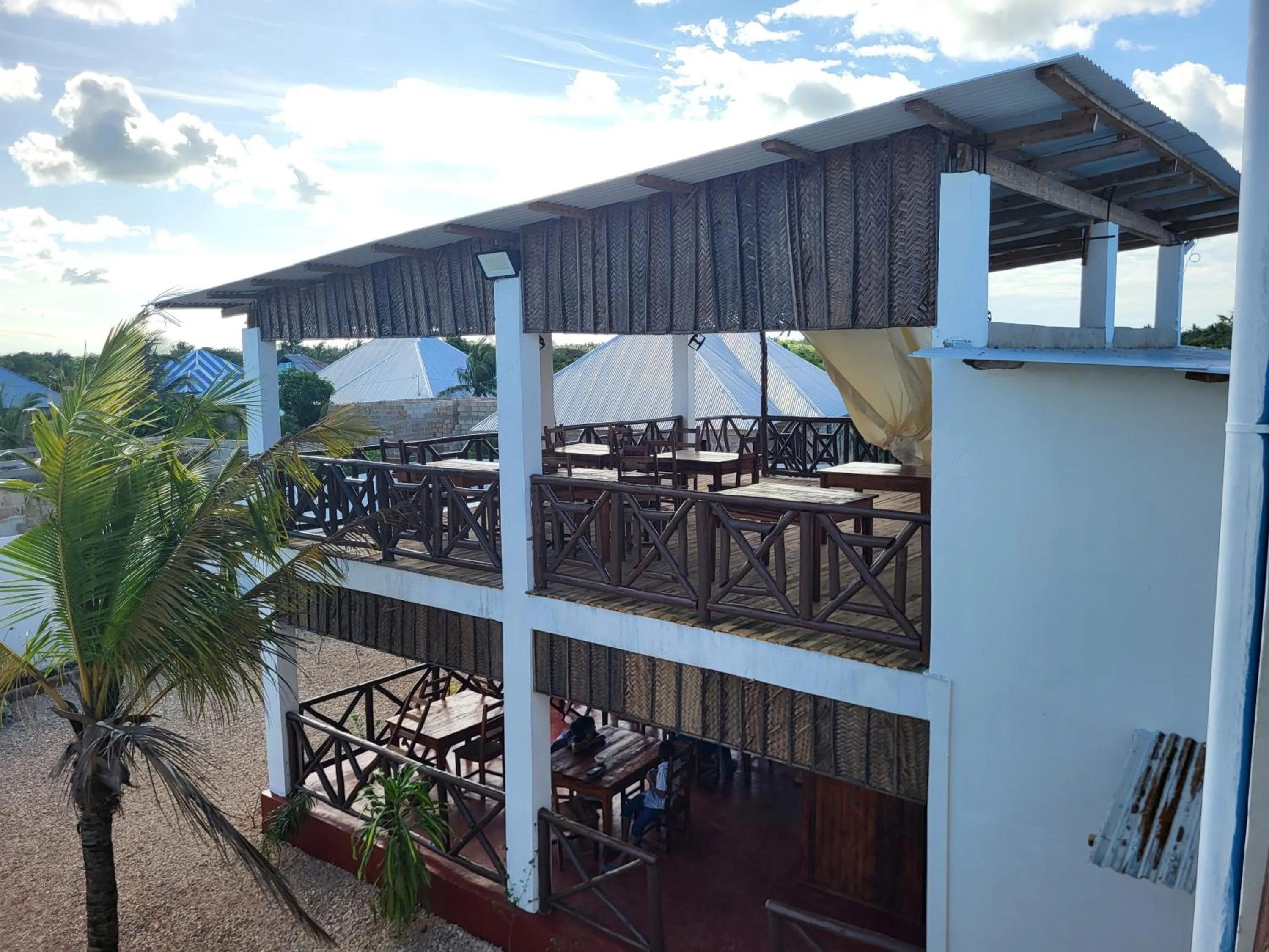 Restaurant/places to eat in Andy's Inn