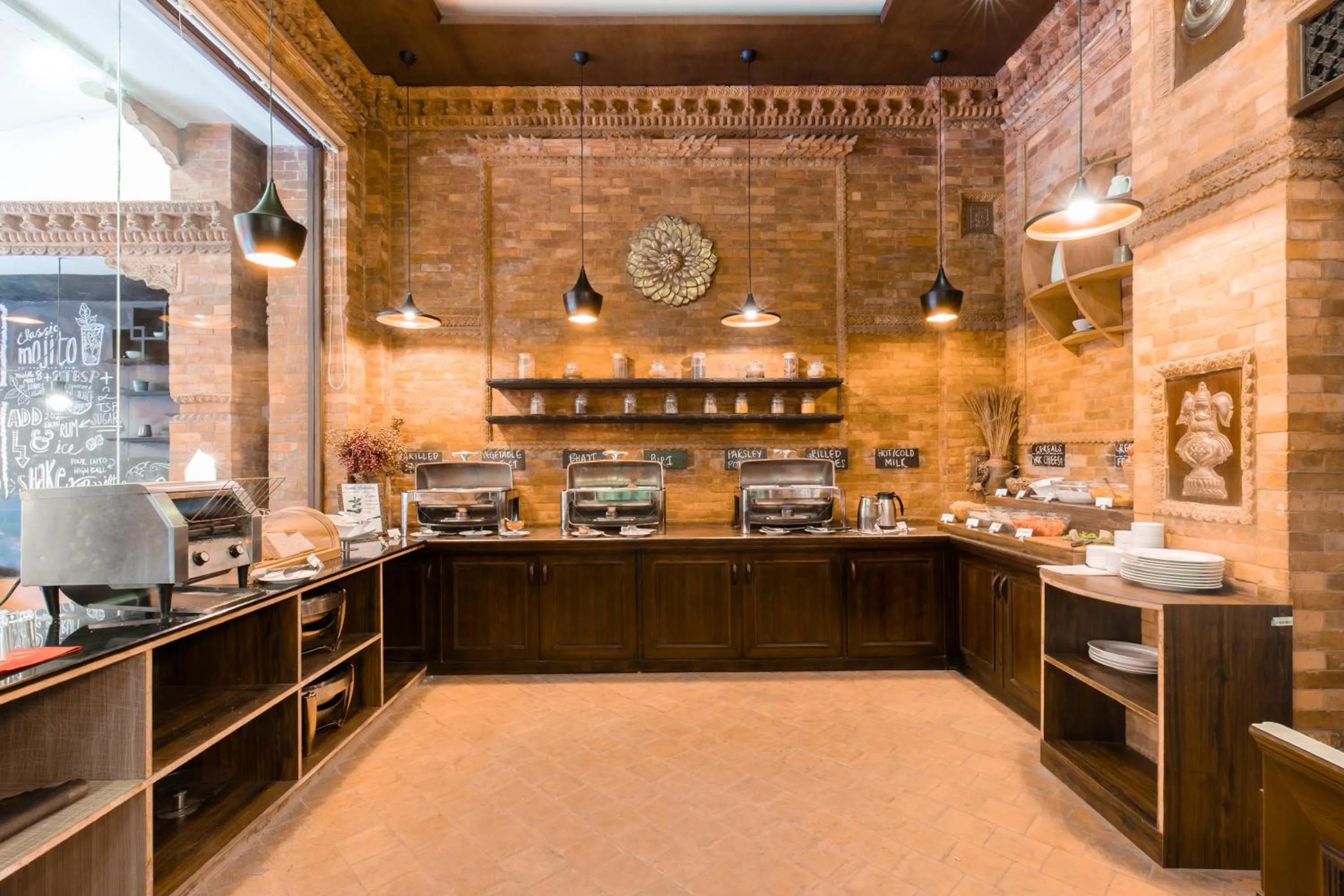 Restaurant/places to eat in Dahlia Boutique Hotel