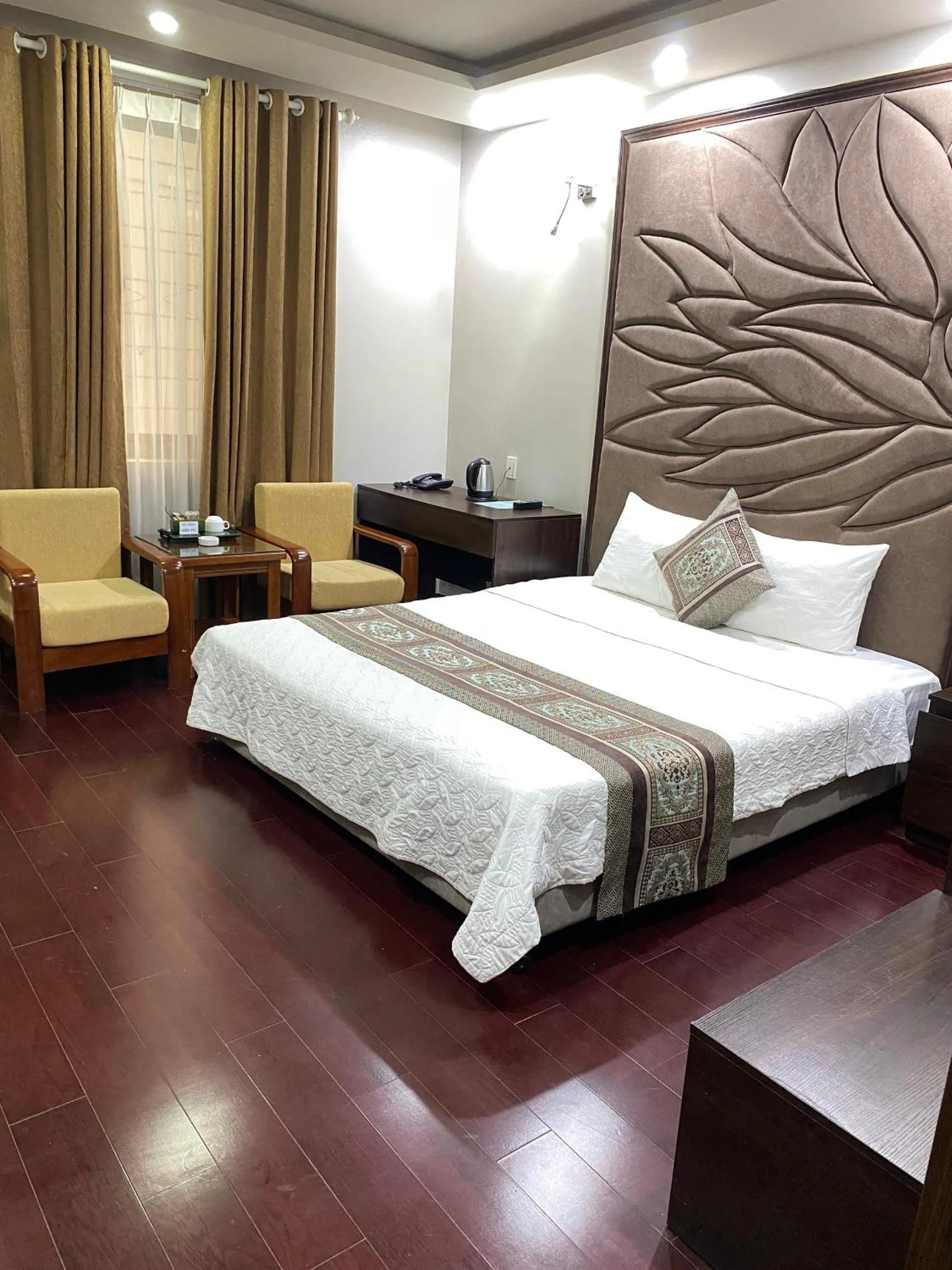 Bedroom, Bed in Holiday Hotel