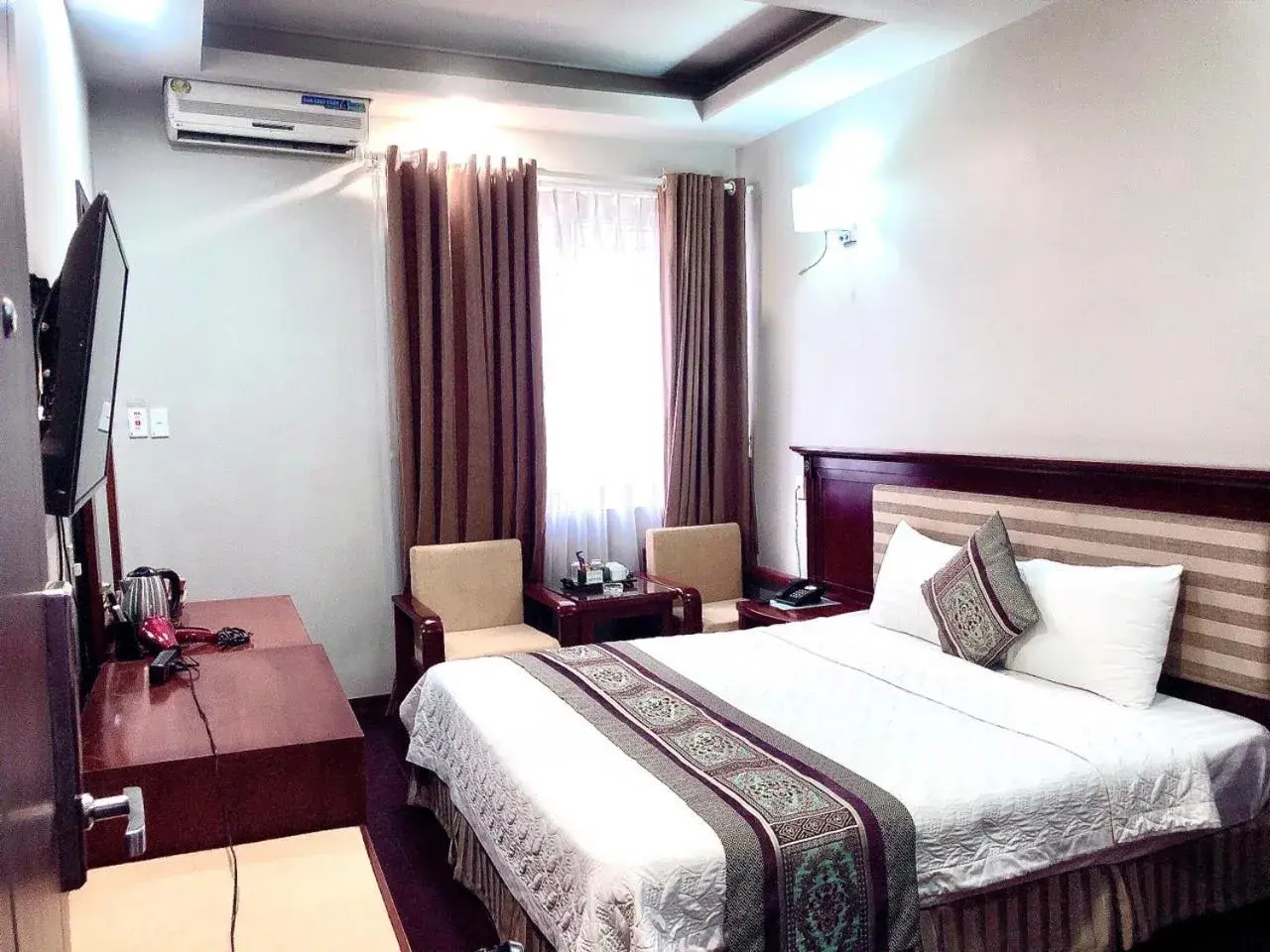 Standard Double Room in Holiday Hotel Standard Double Room in Holiday Hotel