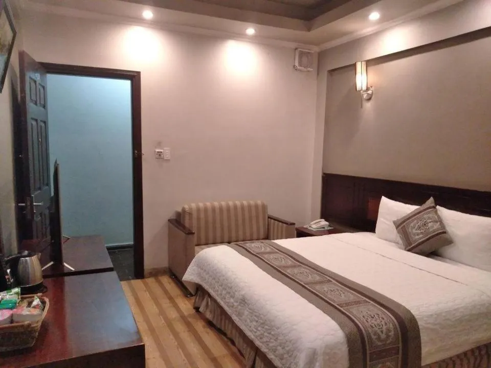 Photo of the whole room, Bed in Holiday Hotel