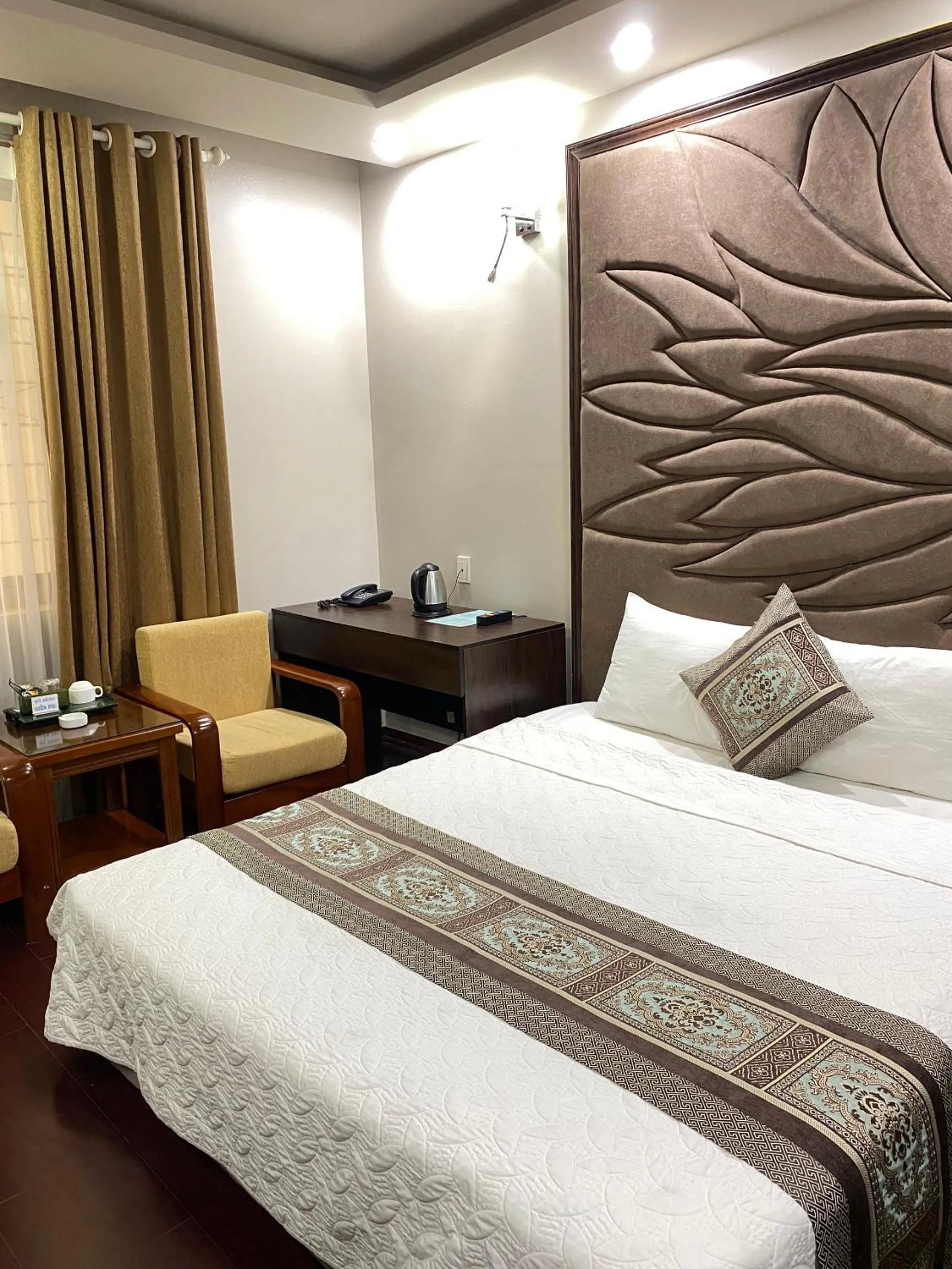 Bedroom, Bed in Holiday Hotel