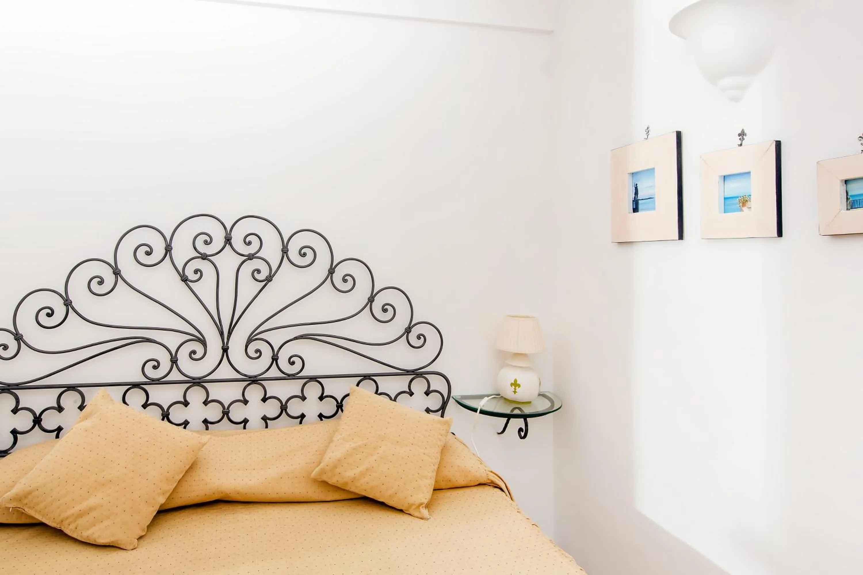 Photo of the whole room, Bed in Il Giardino dell'Arte