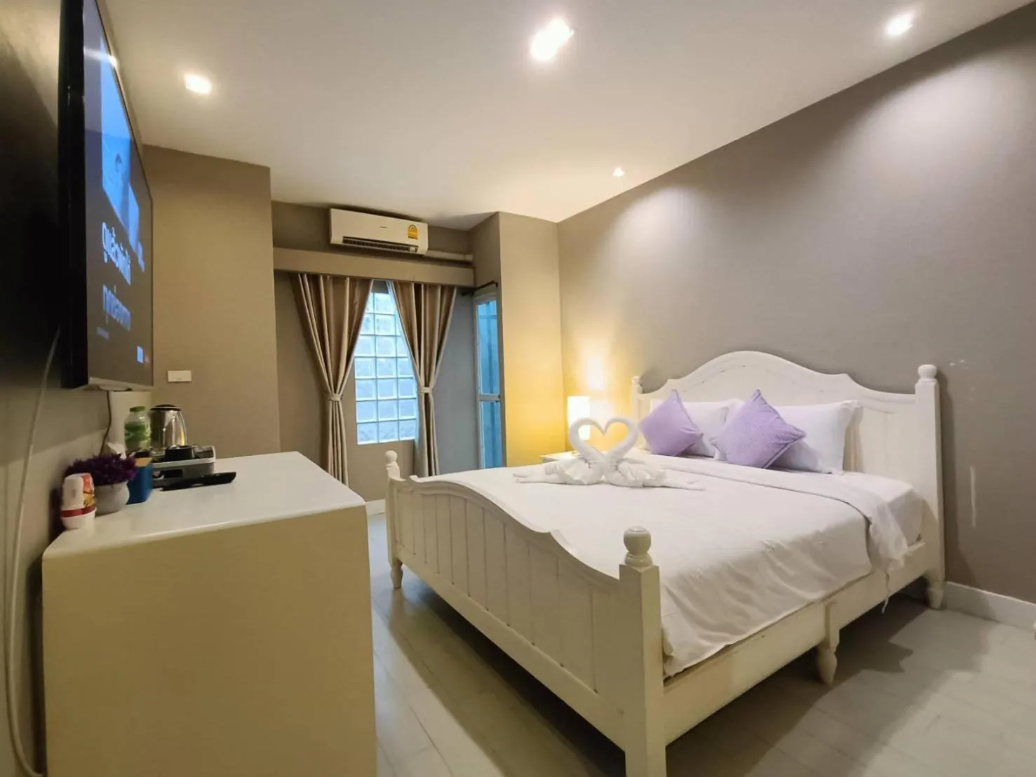 Bed in The Guest Chang Moi Boutique Hotel