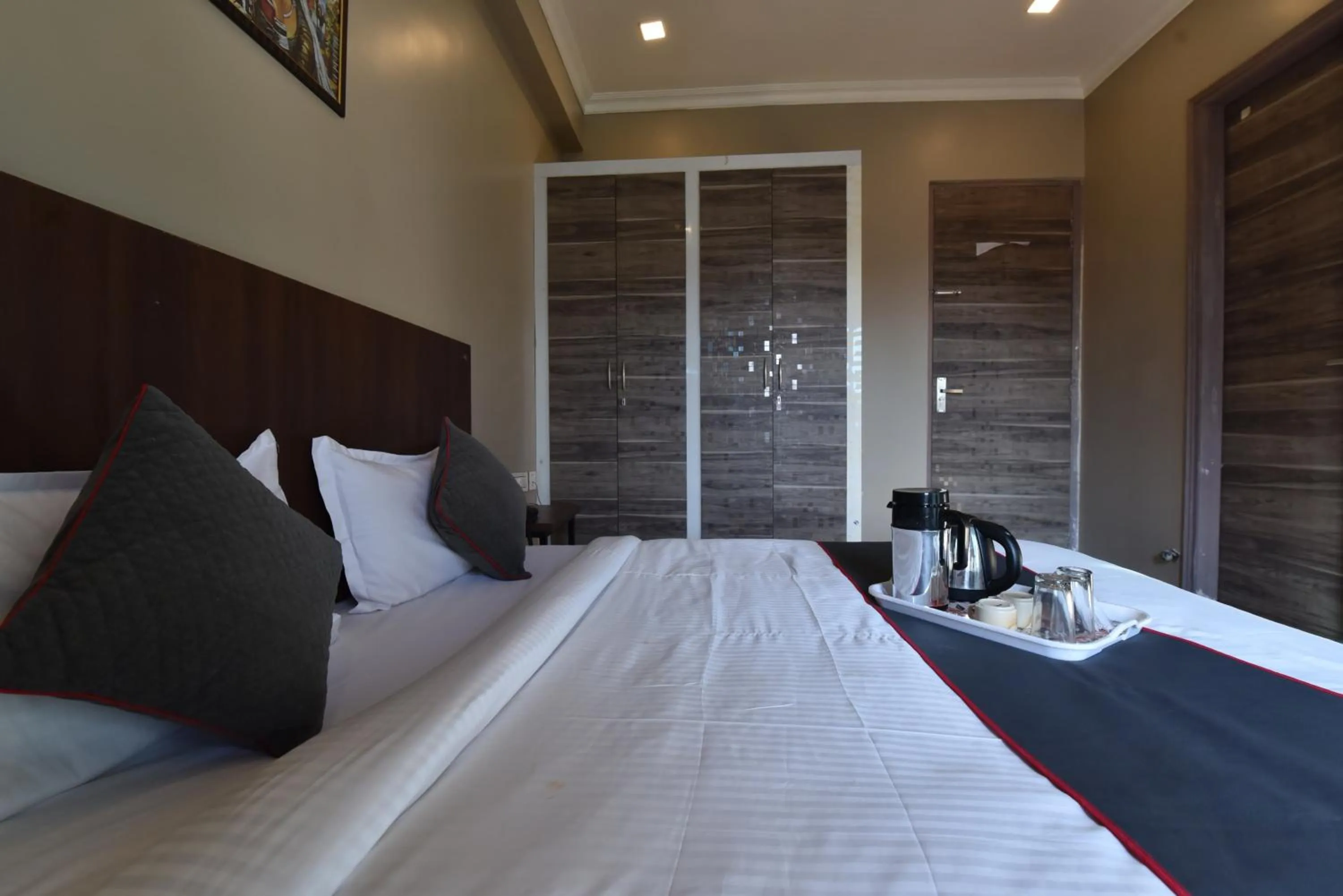 Bed in Hotel Kailash Villa