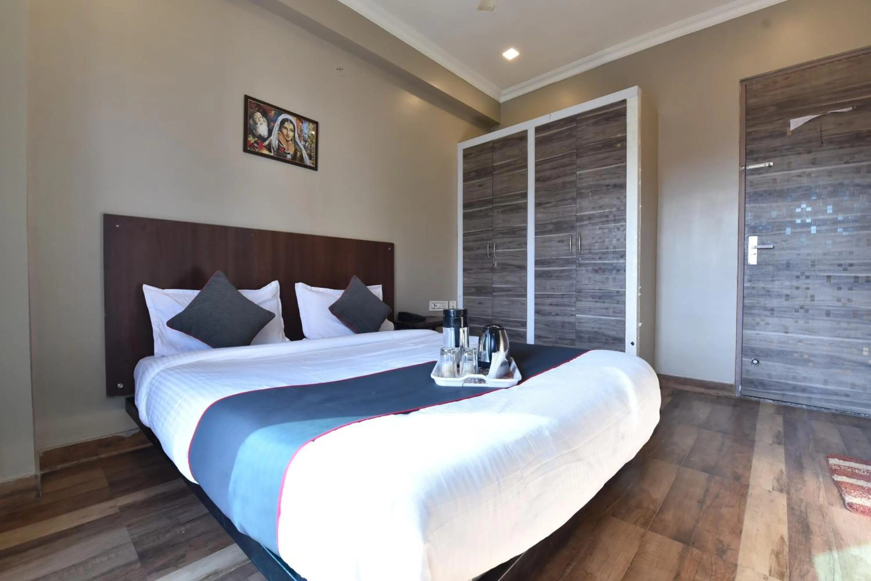 Bed in Hotel Kailash Villa