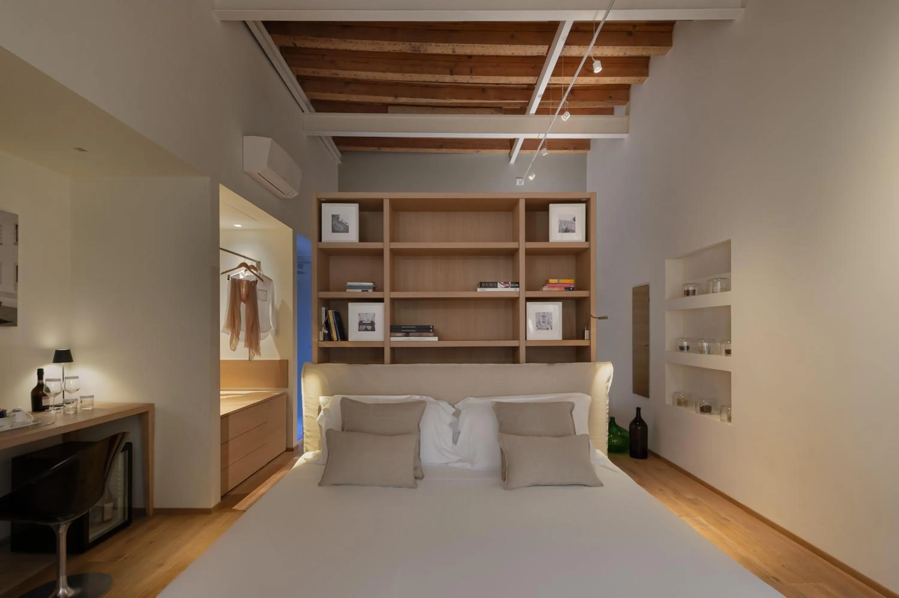 Bedroom, Bed in Massimago Wine Suites