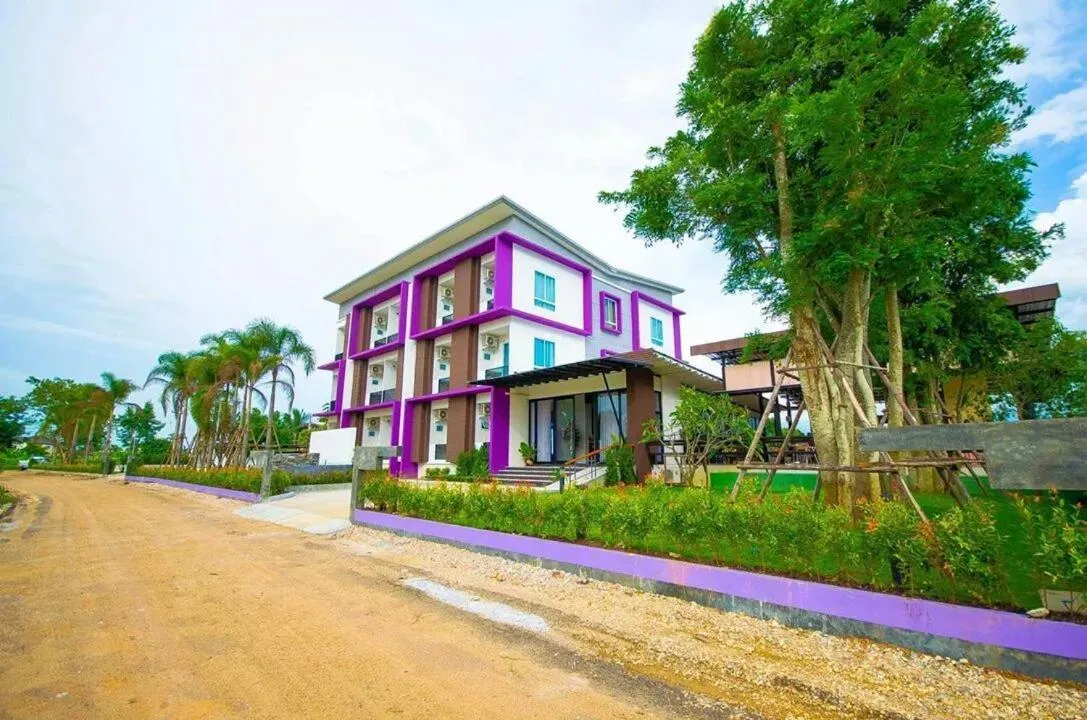 Facade/entrance in FIG Boutique Hotel