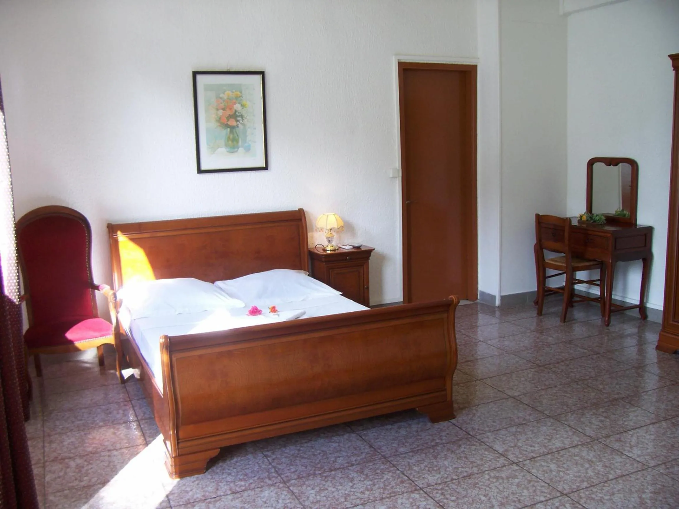 Day, Bed in Hôtel Le Nathania
