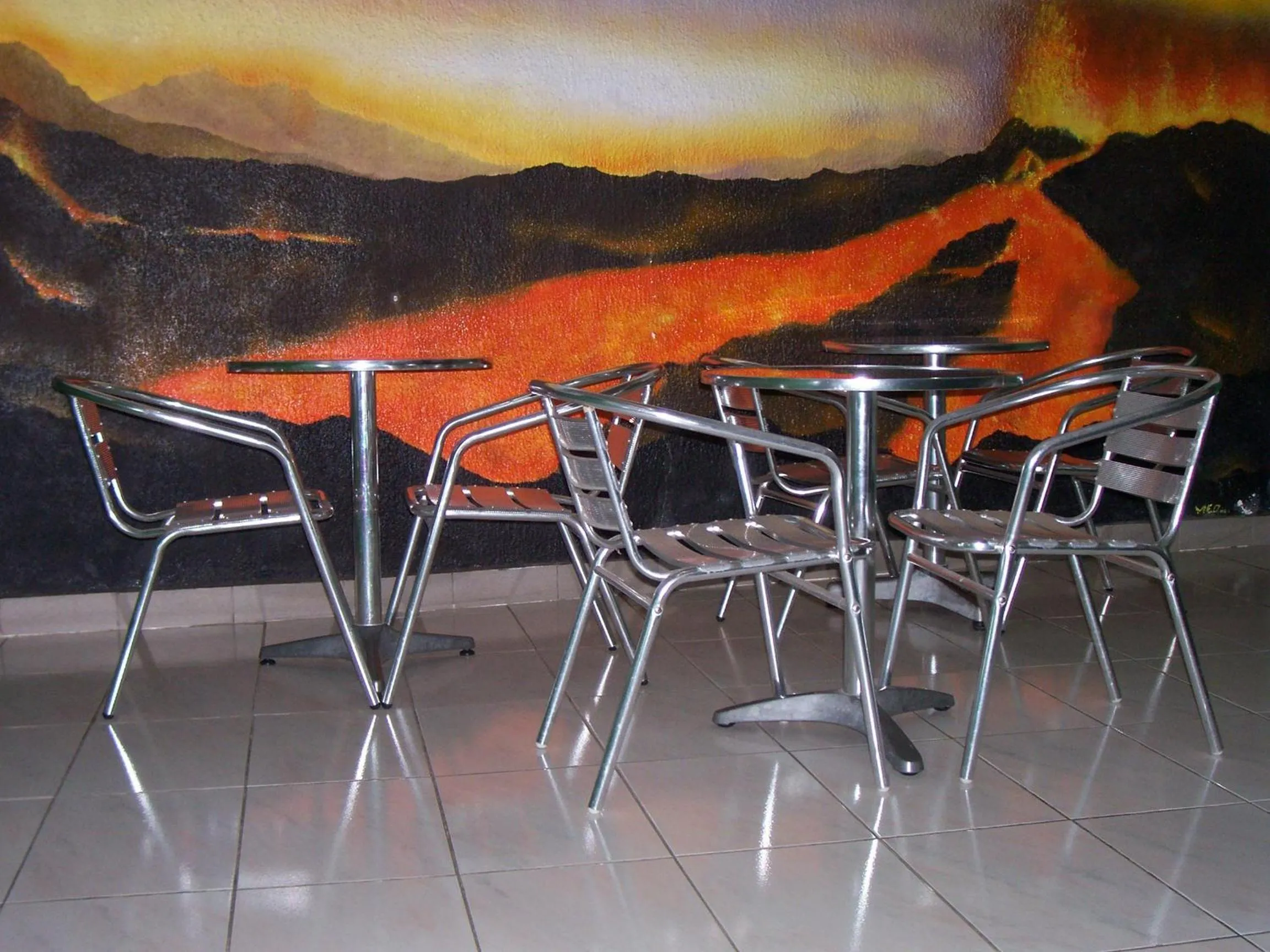 Restaurant/places to eat in Hôtel Le Nathania