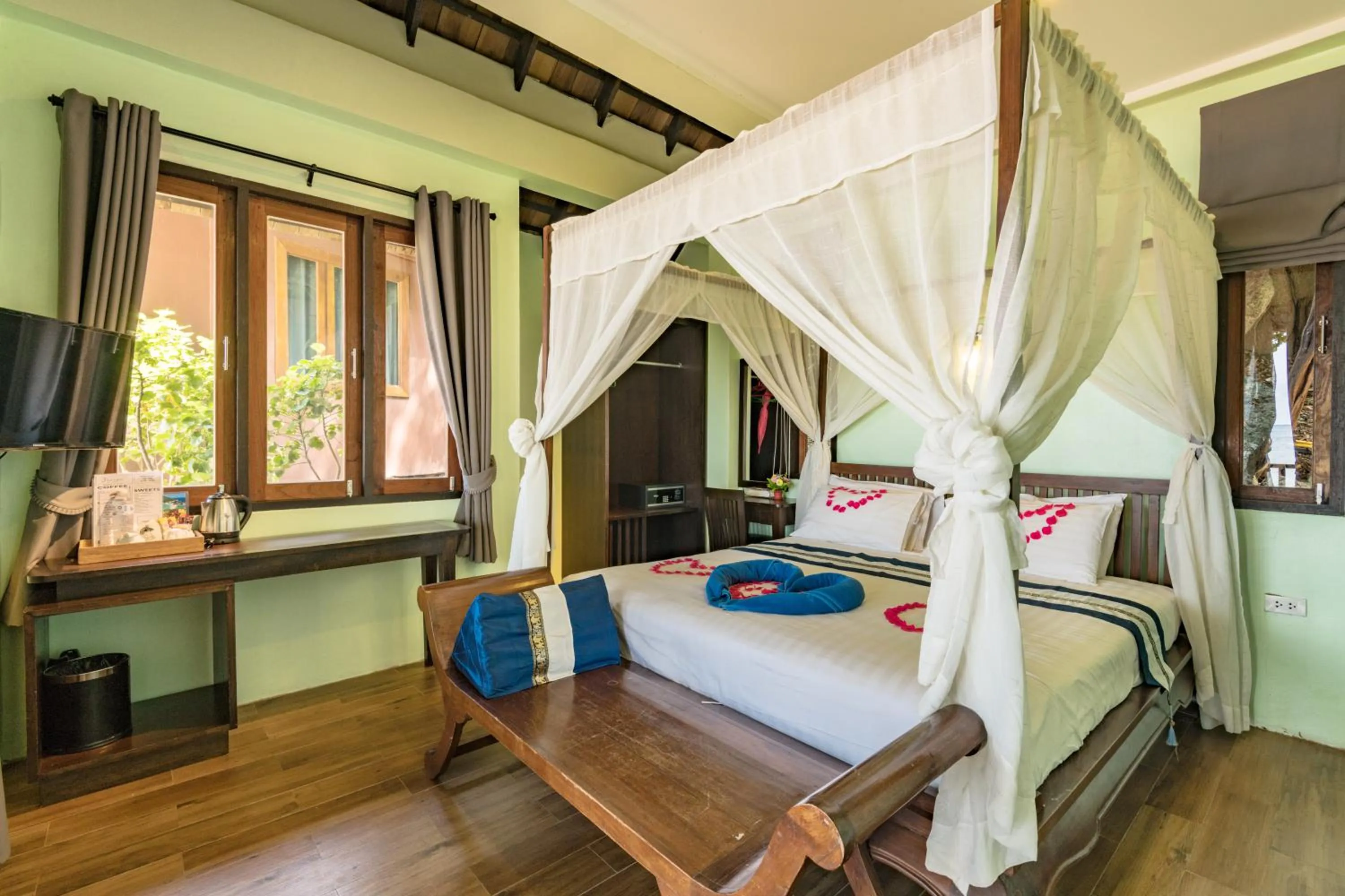 Bed in Koh Tao Beach Club