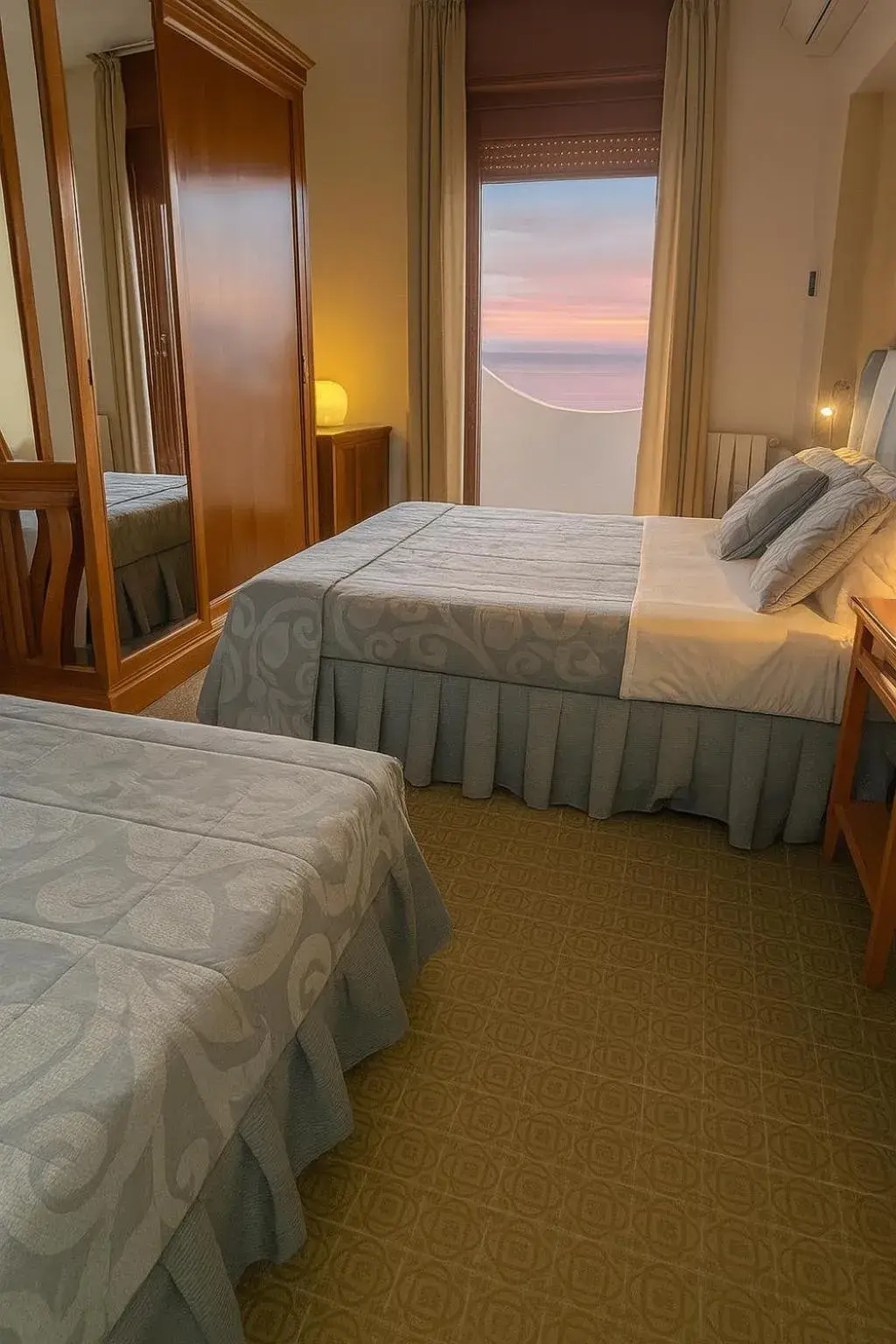 Budget Triple Room in Hotel Sinuessa Terme Budget Triple Room in Hotel Sinuessa Terme