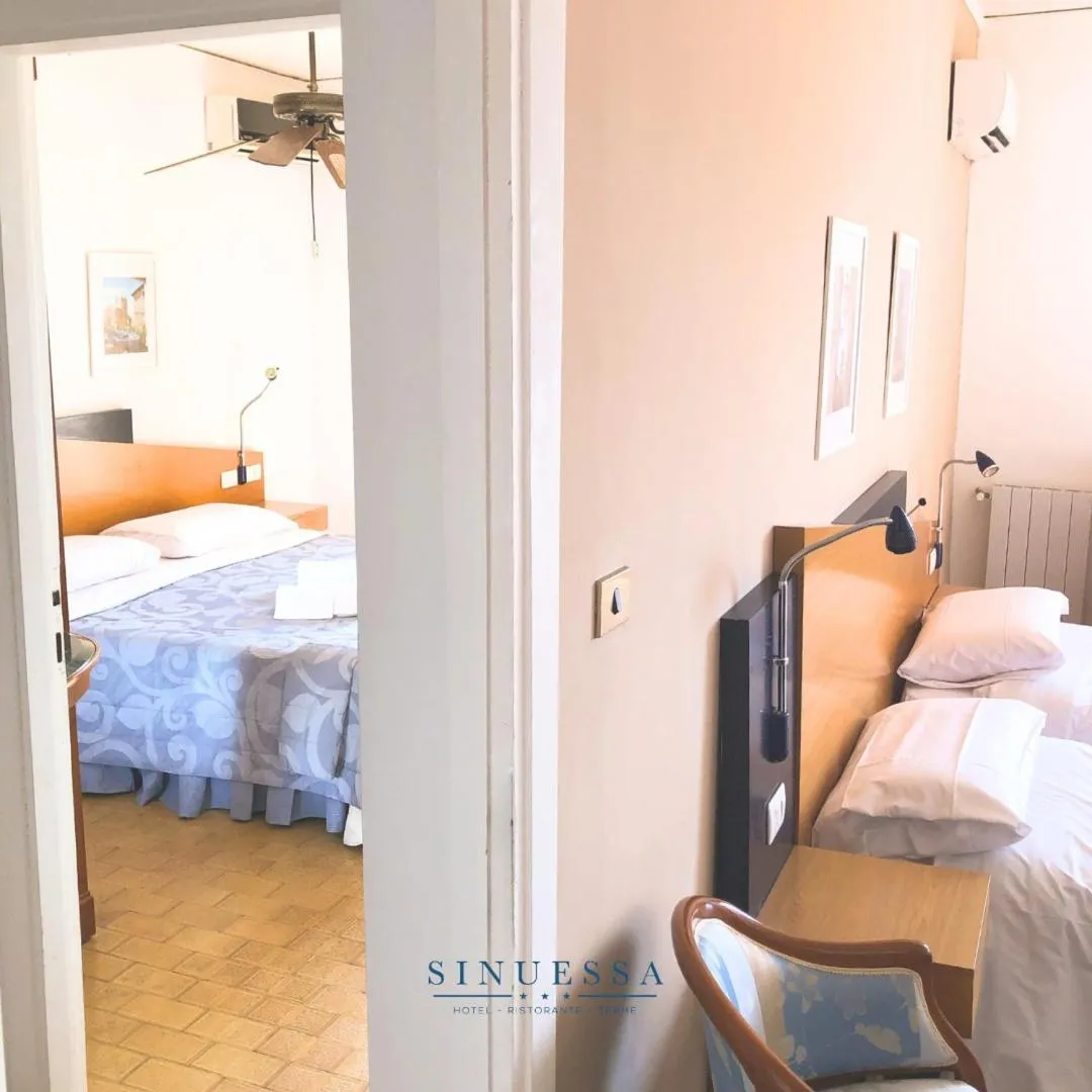 Bed in Hotel Sinuessa Terme