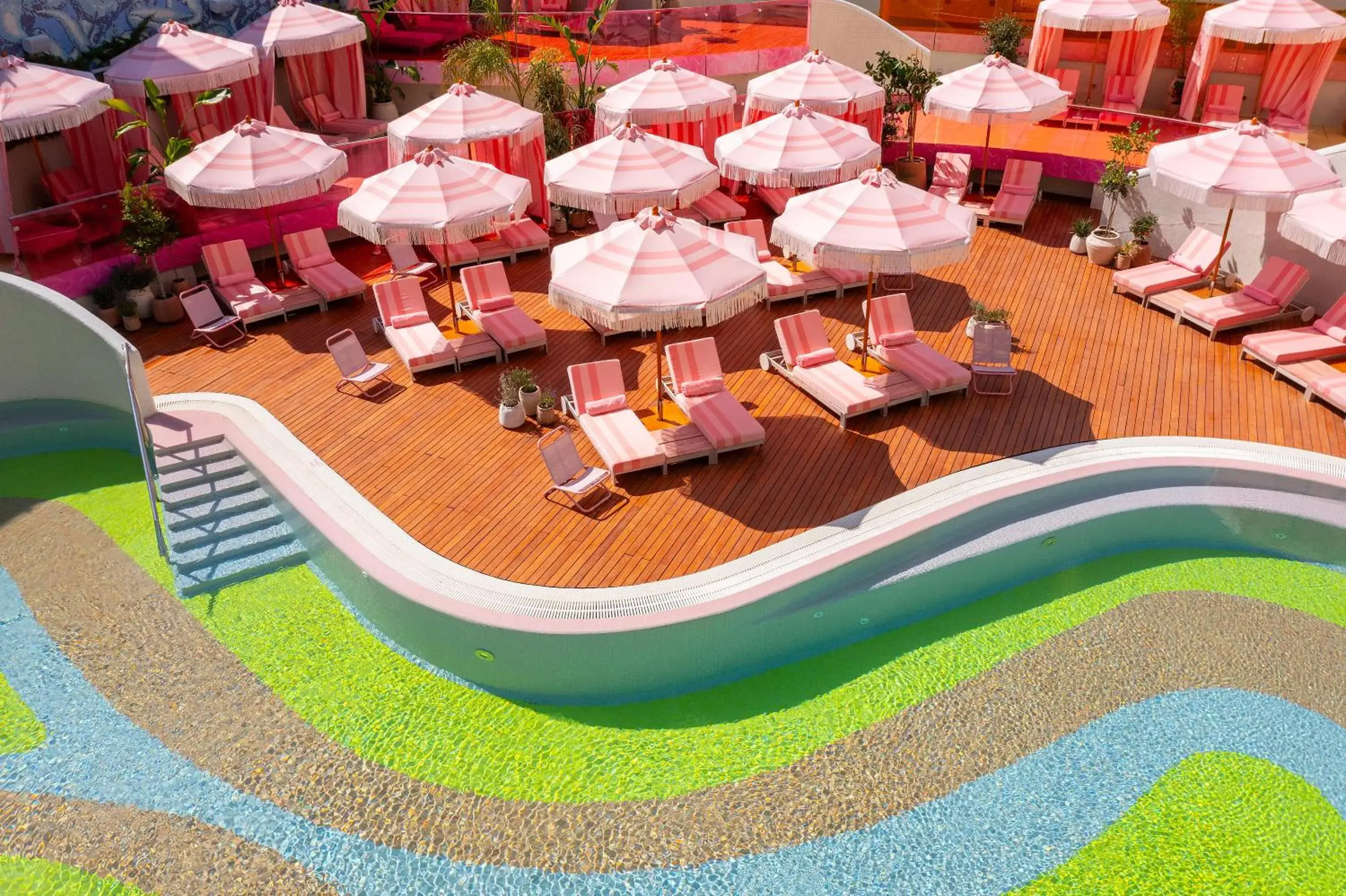 Swimming pool in Semiramis Swimming pool in Semiramis