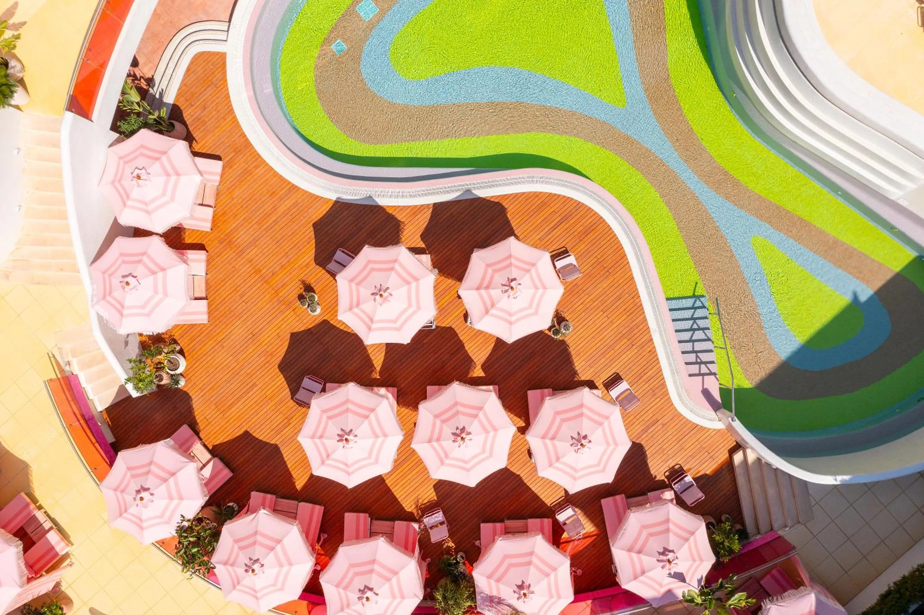 Swimming pool in Semiramis