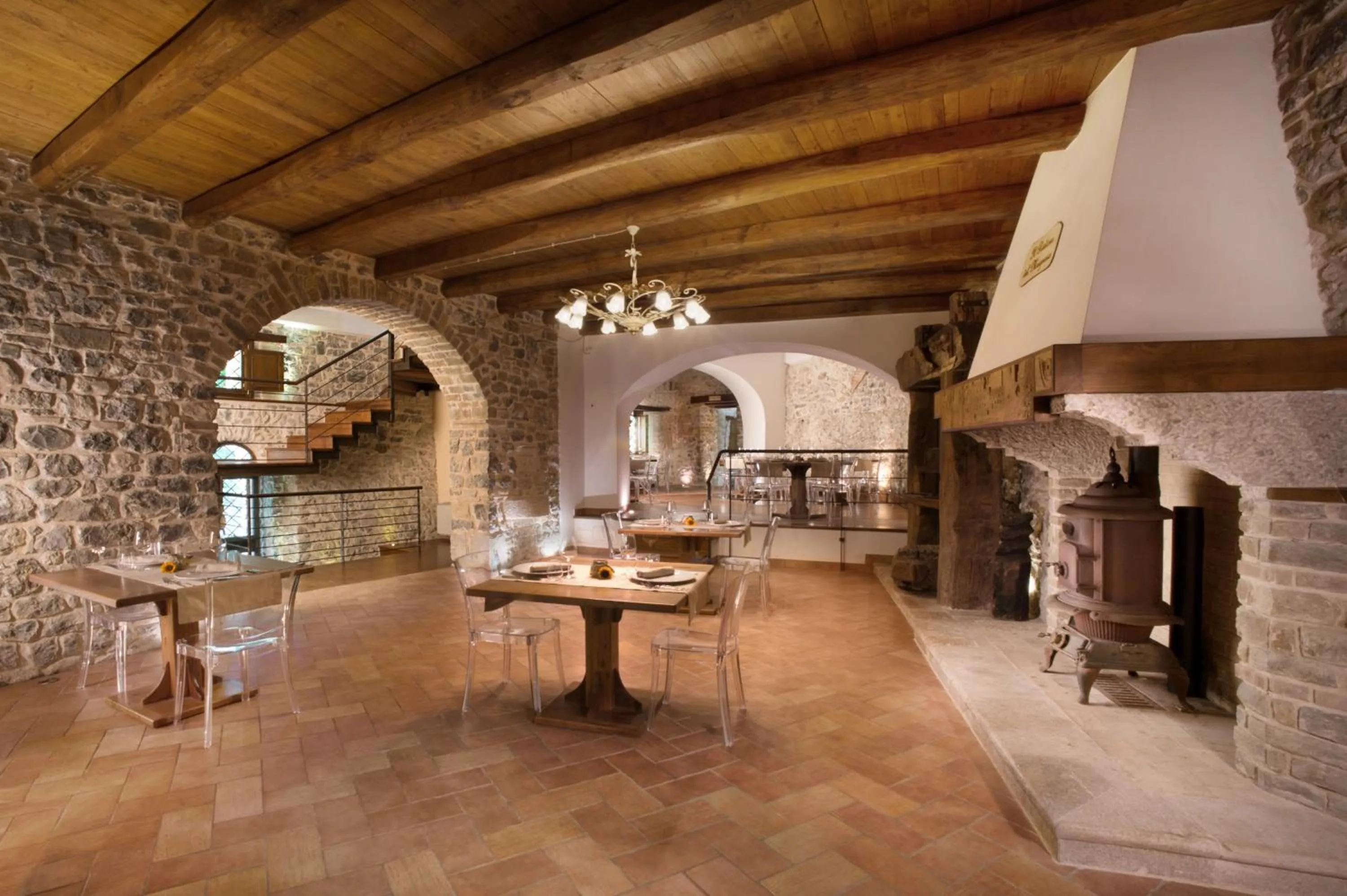 Restaurant/places to eat in Dimora Storica Hotel Maccarunera
